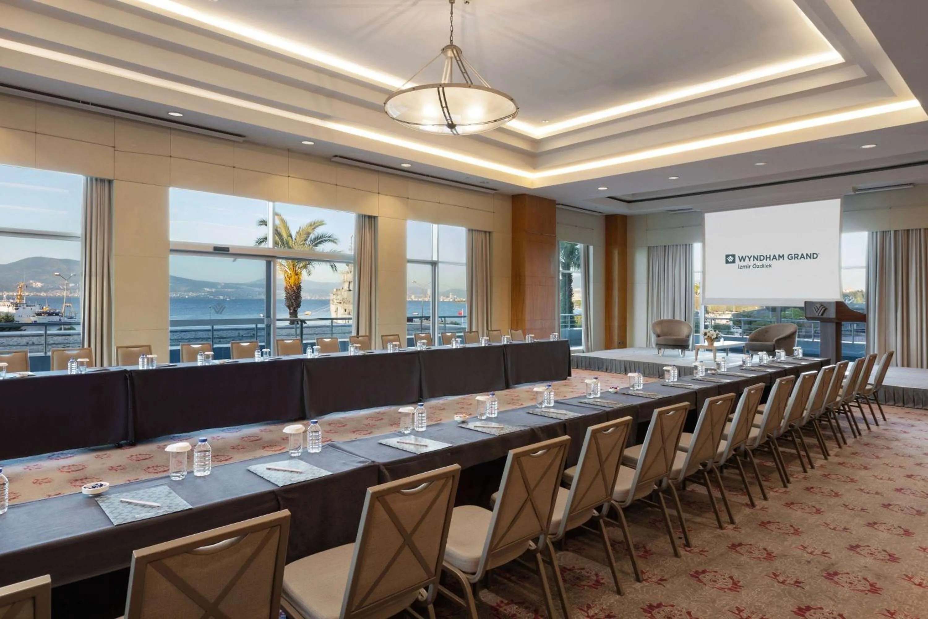 Meeting/conference room in Wyndham Grand Izmir Ozdilek Thermal & Spa