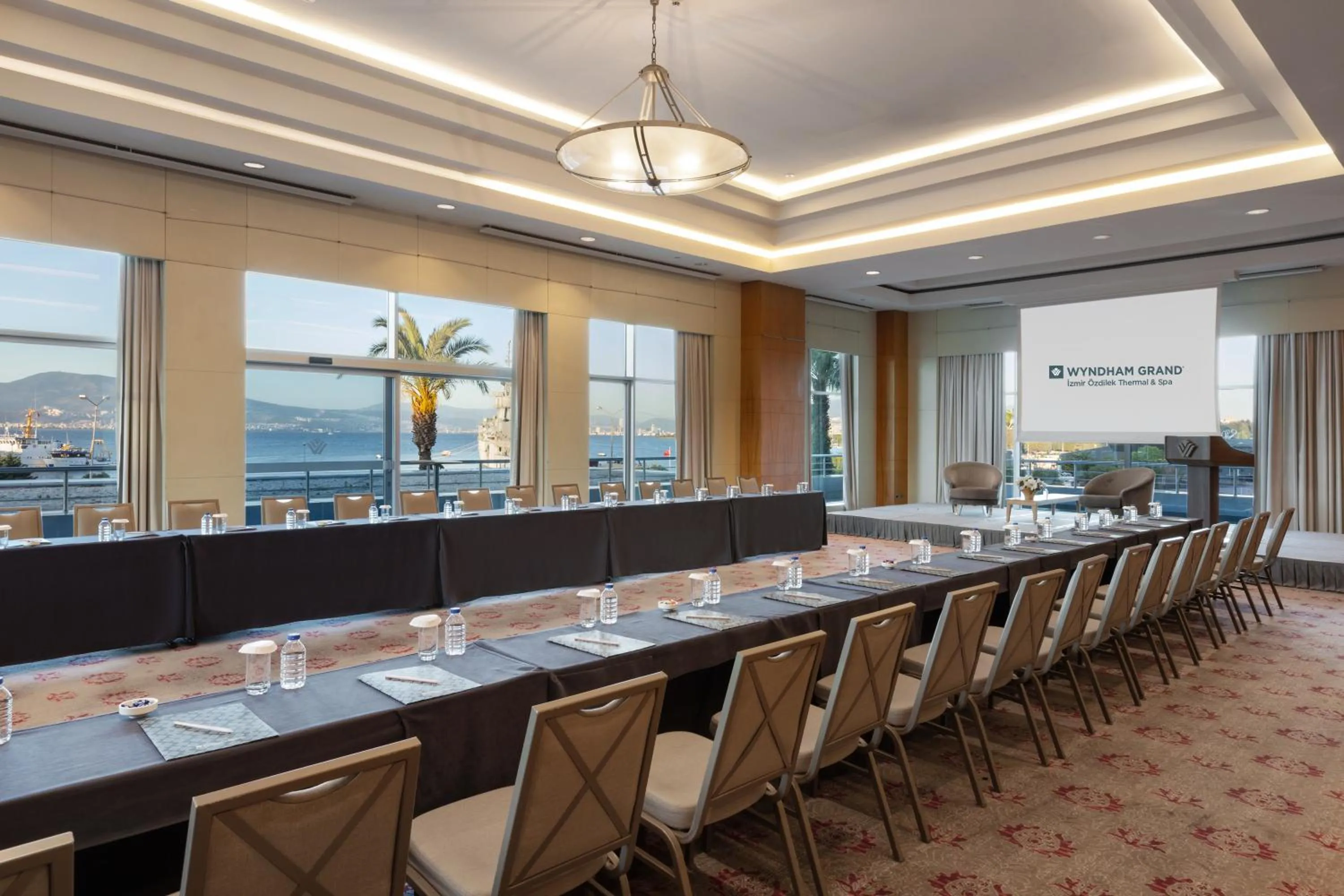 Meeting/conference room in Wyndham Grand Izmir Ozdilek Thermal & Spa