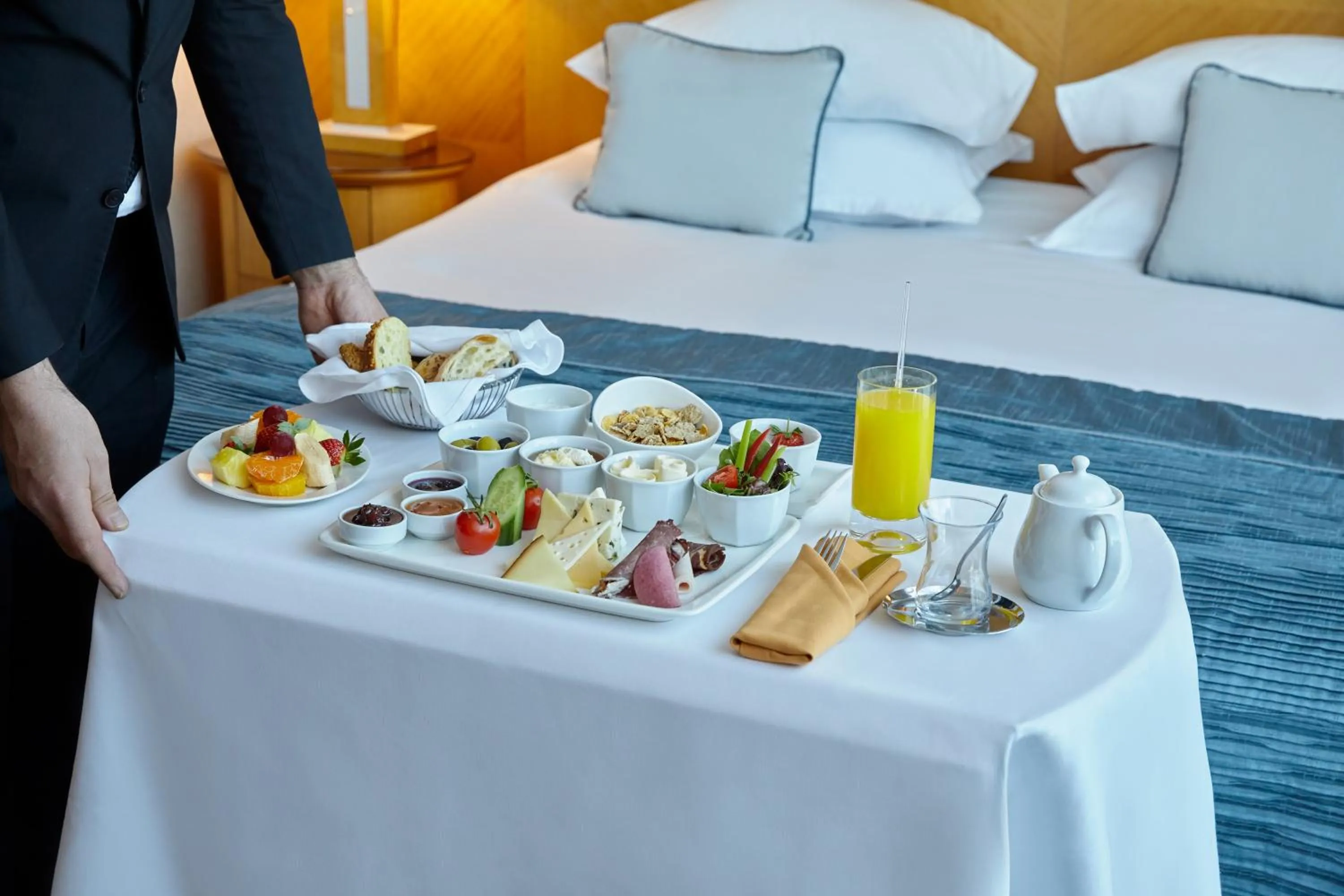 Food in Wyndham Grand Izmir Ozdilek Thermal & Spa