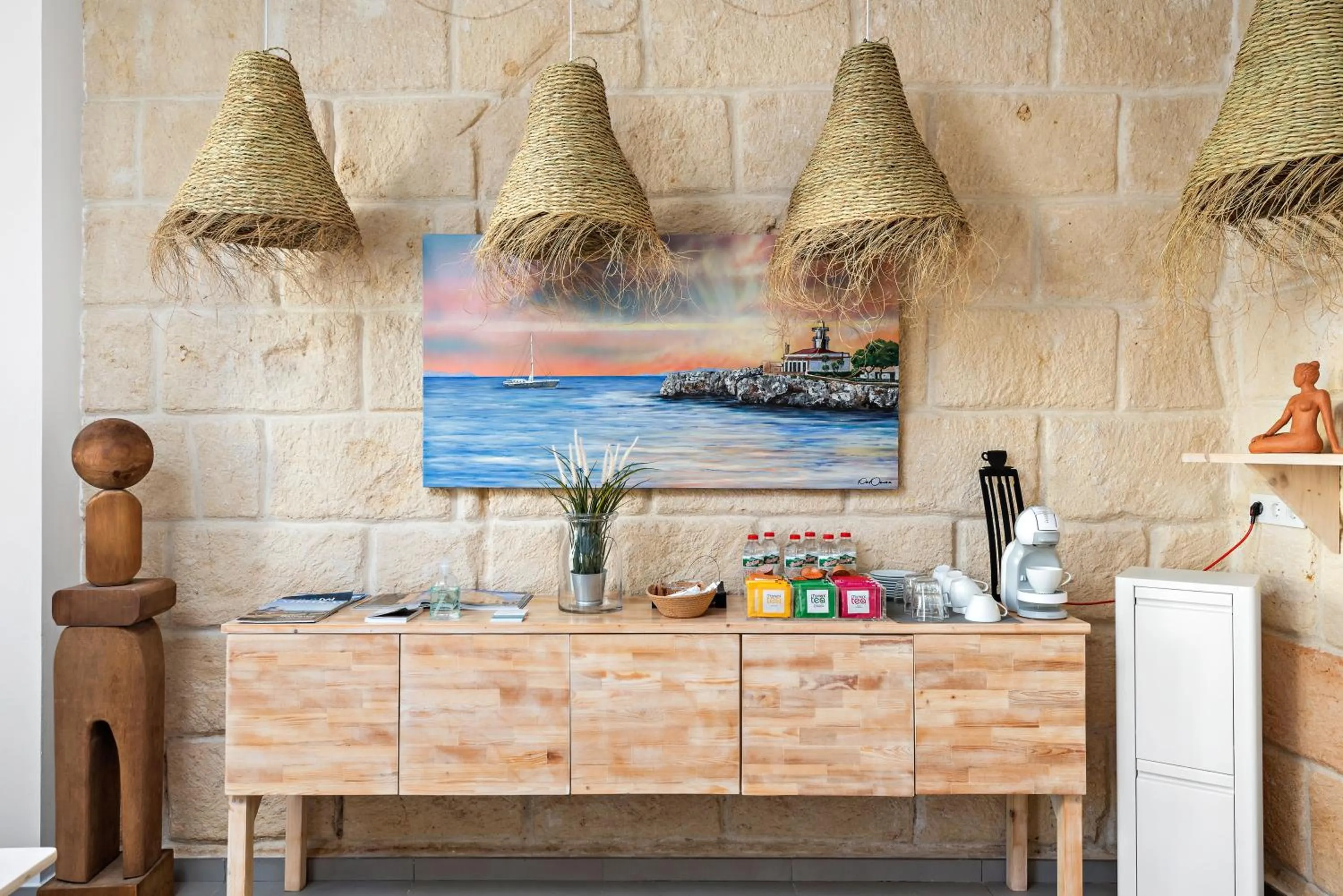 Coffee/tea facilities in Hotel Boutique Ses 5 Claus