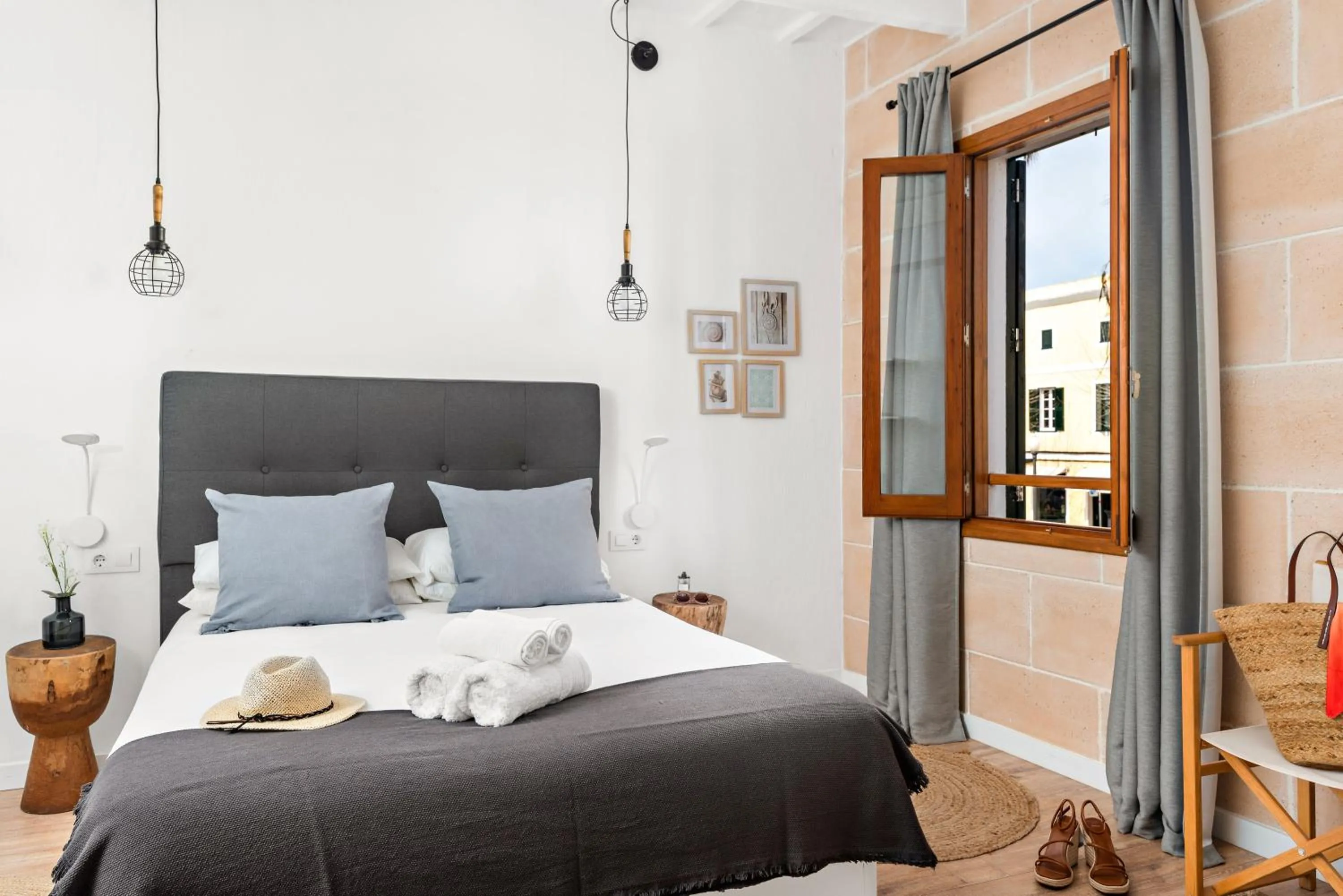 Photo of the whole room in Hotel Boutique Ses 5 Claus