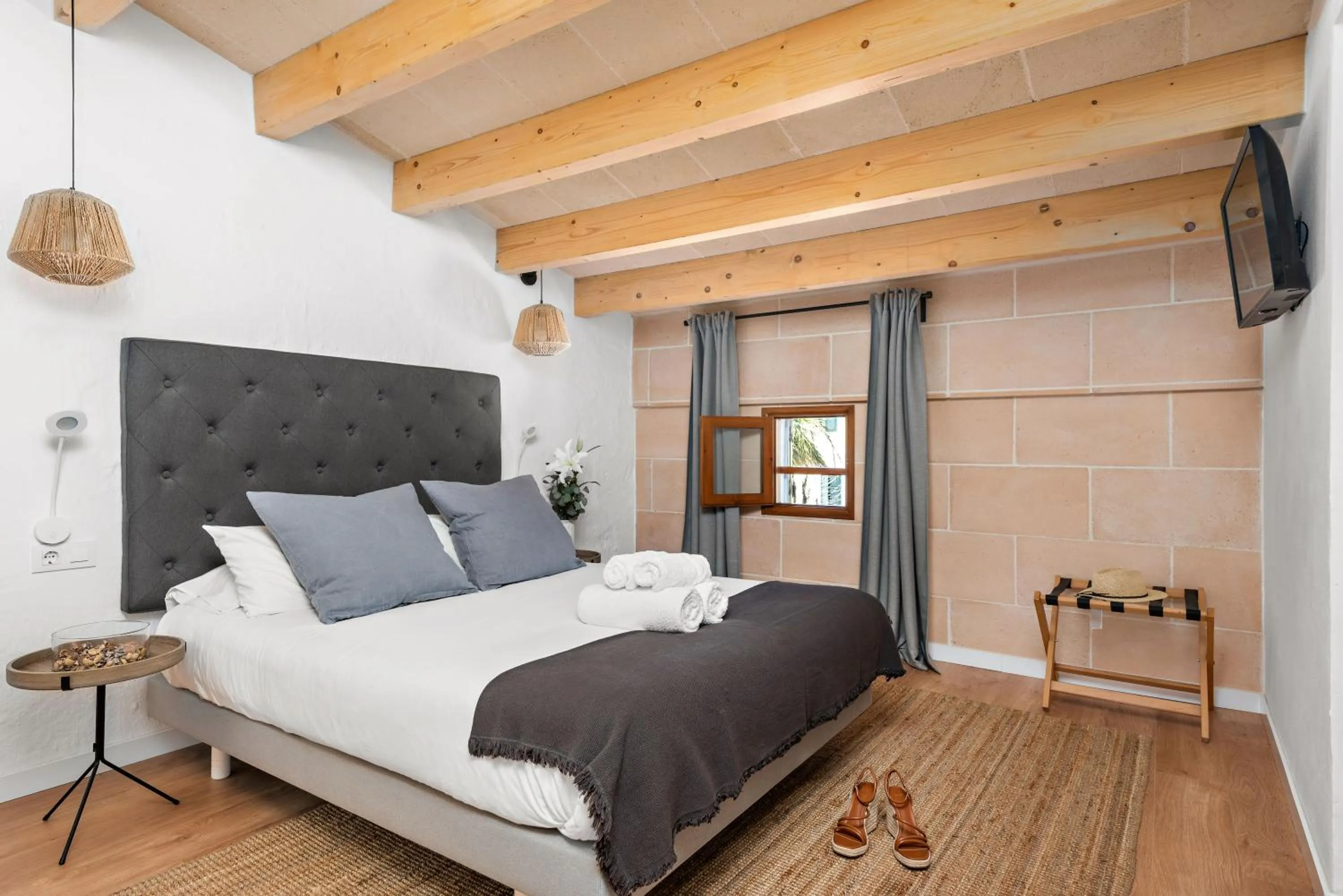 Photo of the whole room in Hotel Boutique Ses 5 Claus