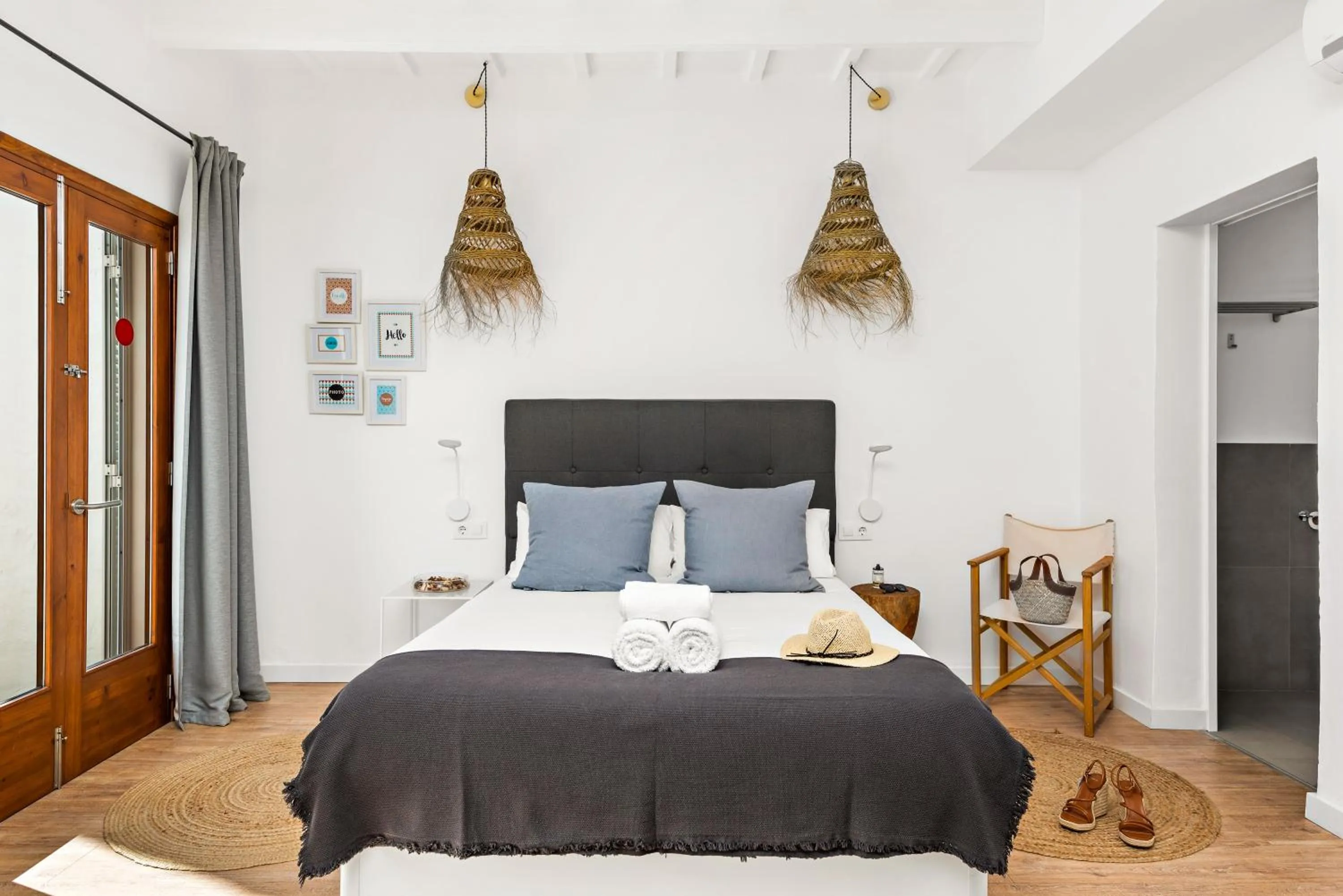 Photo of the whole room in Hotel Boutique Ses 5 Claus