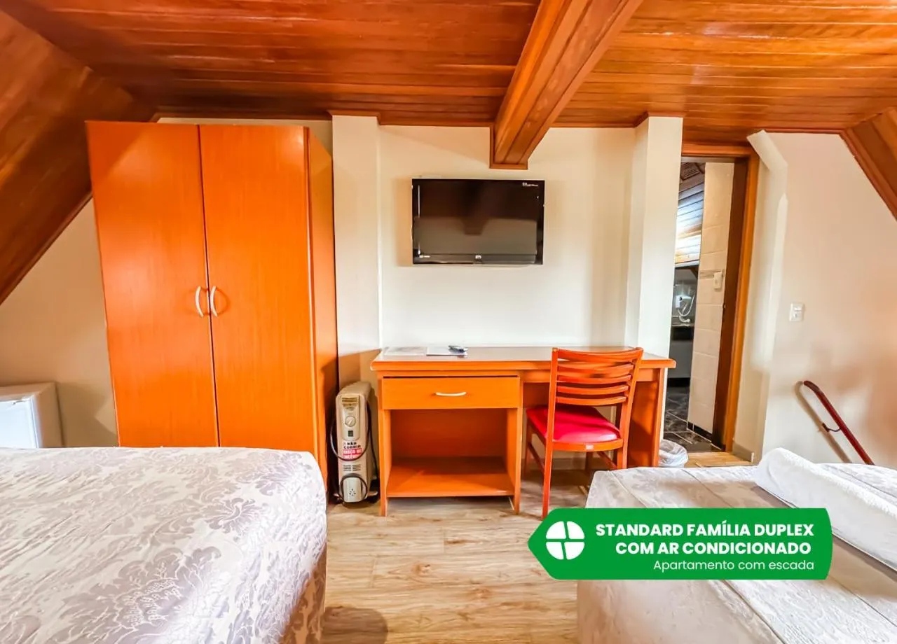 Bedroom, Bed in Hotel Nacional Inn Campos do Jordão