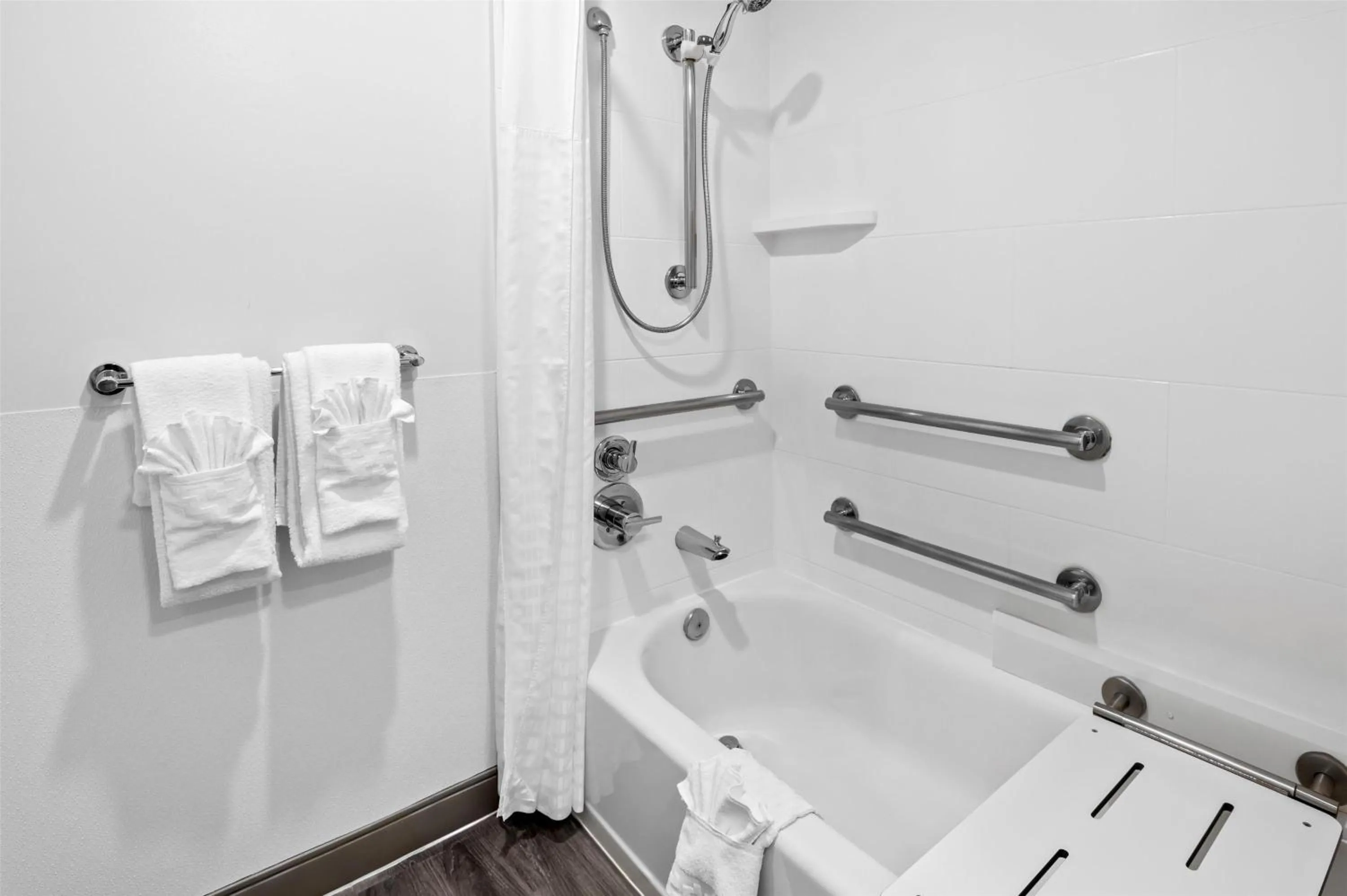 Bathroom in SureStay Hotel by Best Western Santa Monica