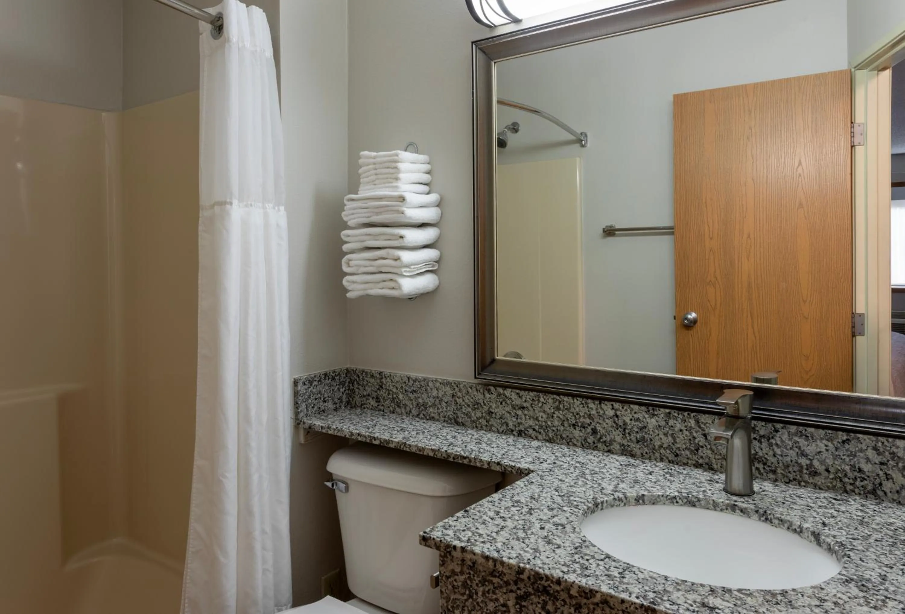 GrandStay Hotel & Suites