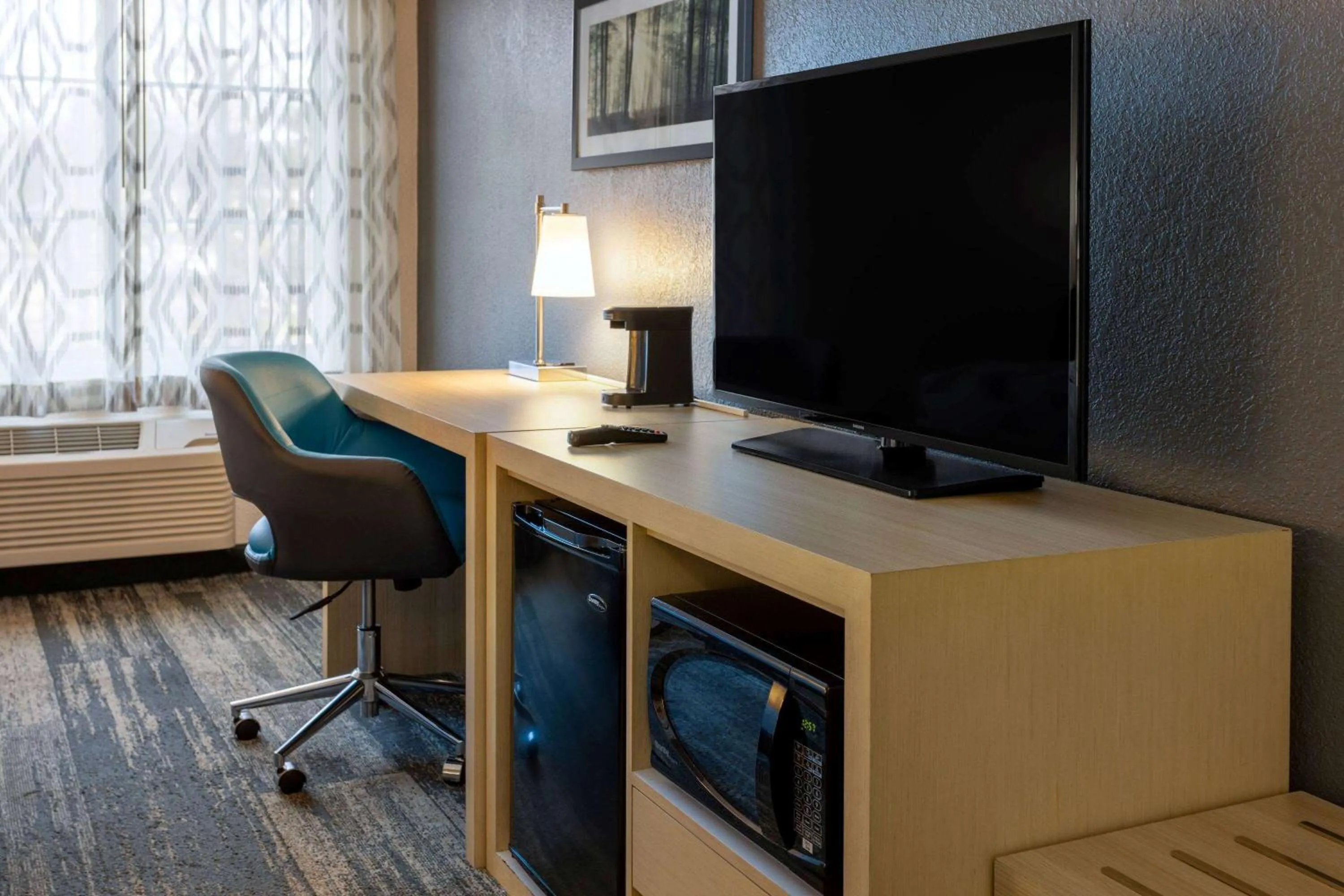 Photo of the whole room in Baymont by Wyndham White Plains - Elmsford