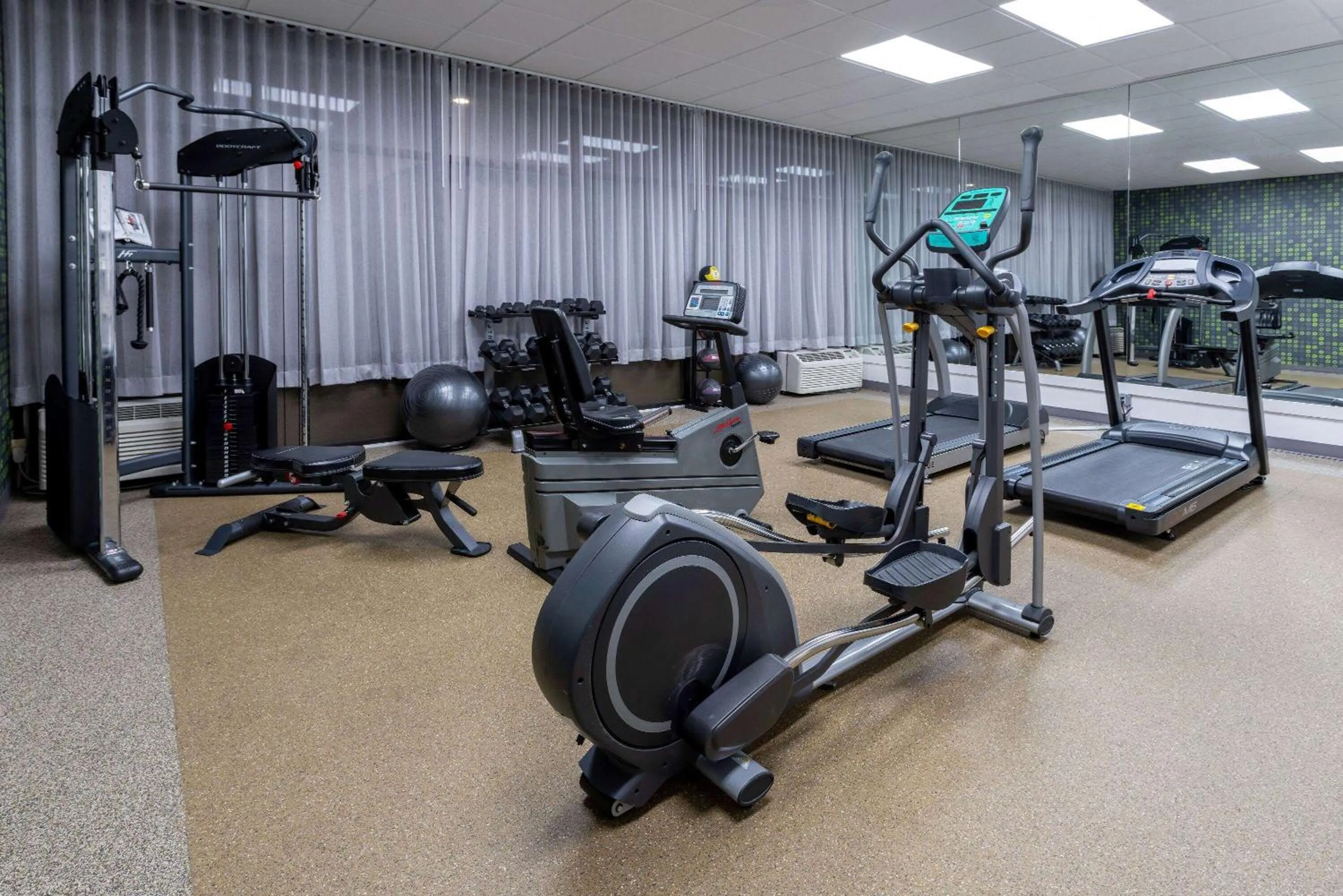 Fitness centre/facilities in Baymont by Wyndham White Plains - Elmsford