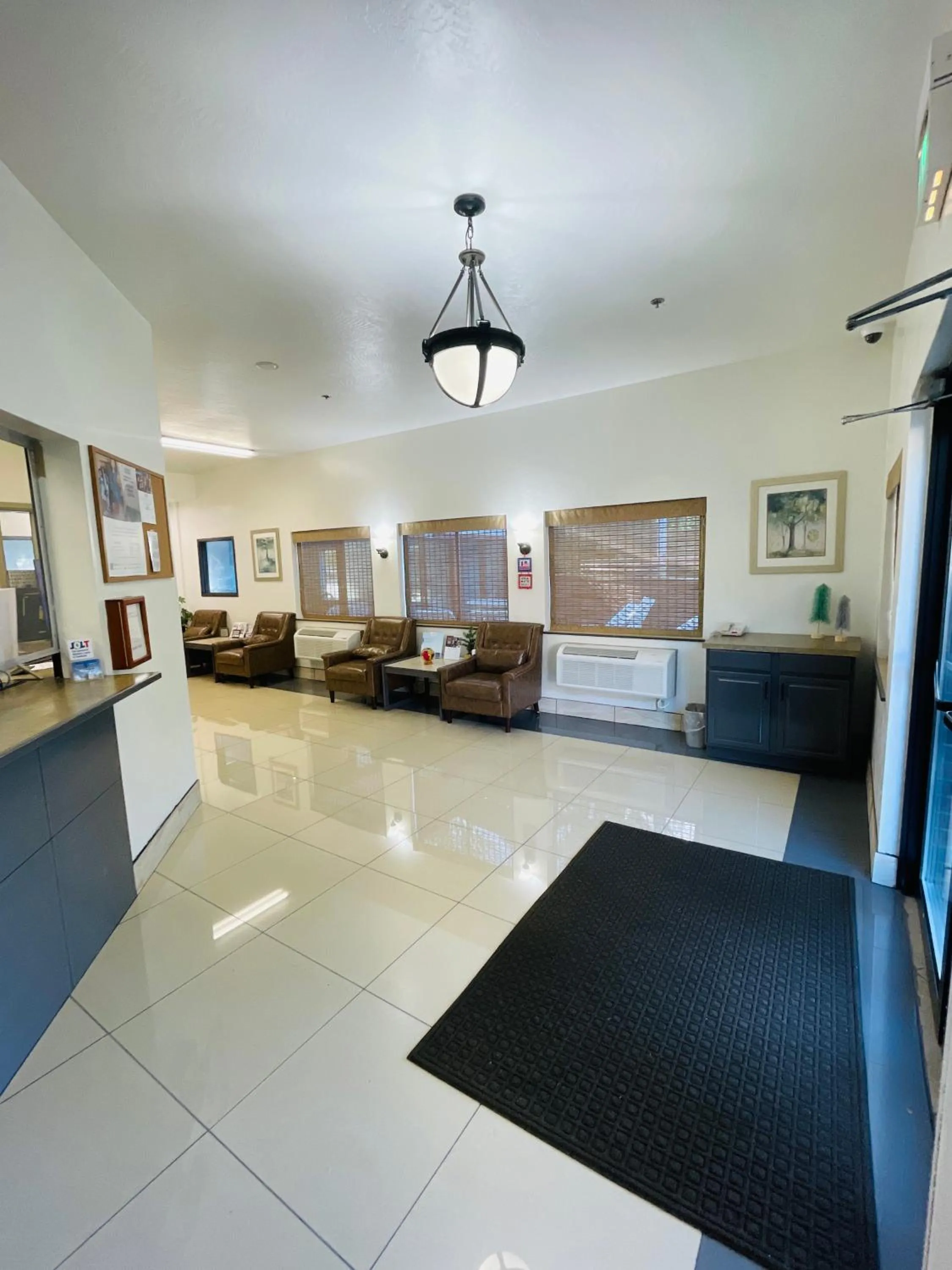 Seating area in Super 8 by Wyndham Lacey Olympia Area