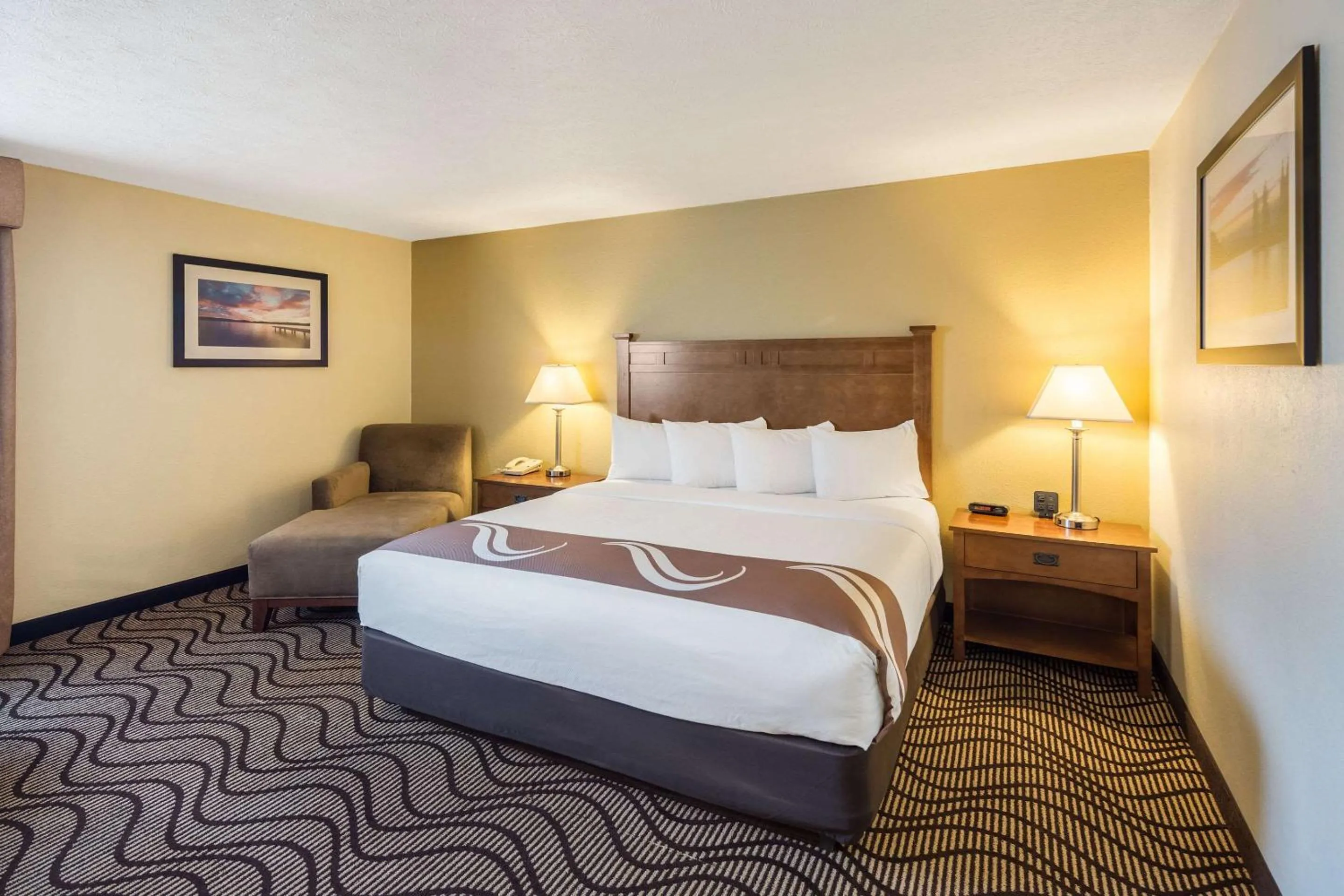 Bedroom, Bed in Quality Inn & Suites Coeur d'Alene