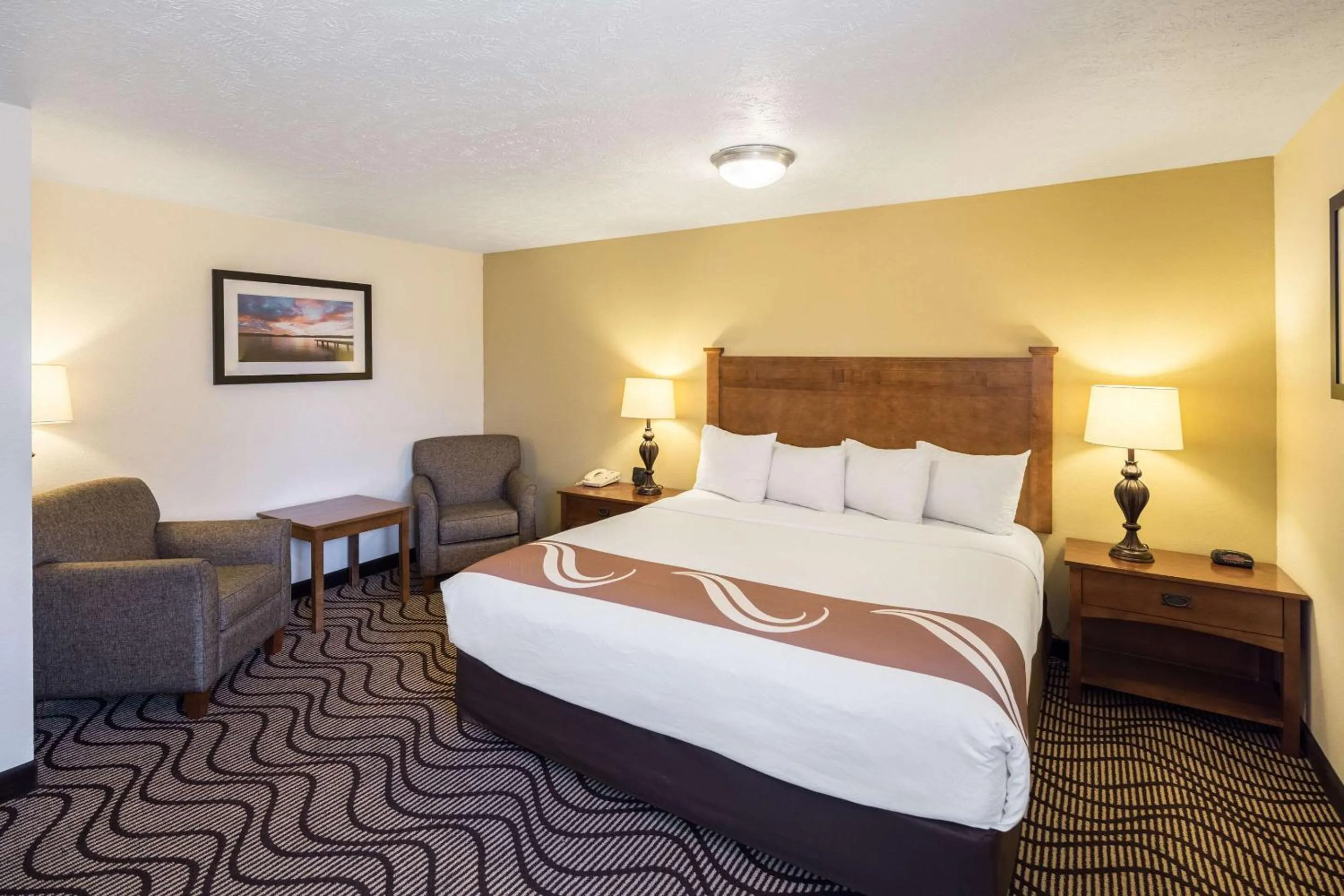 Bedroom, Bed in Quality Inn & Suites Coeur d'Alene