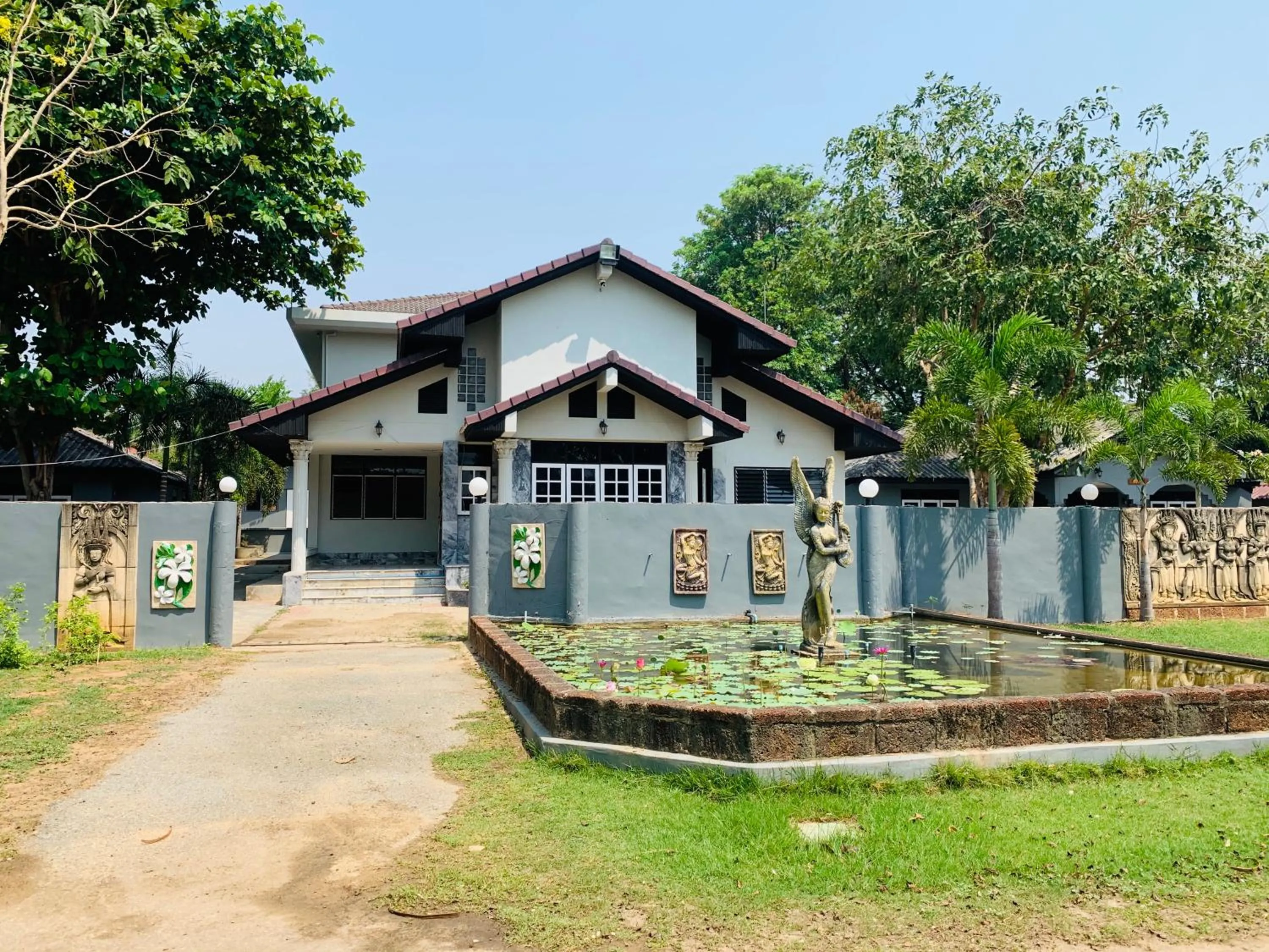 Property building in Buasawan Resort & Restaurant