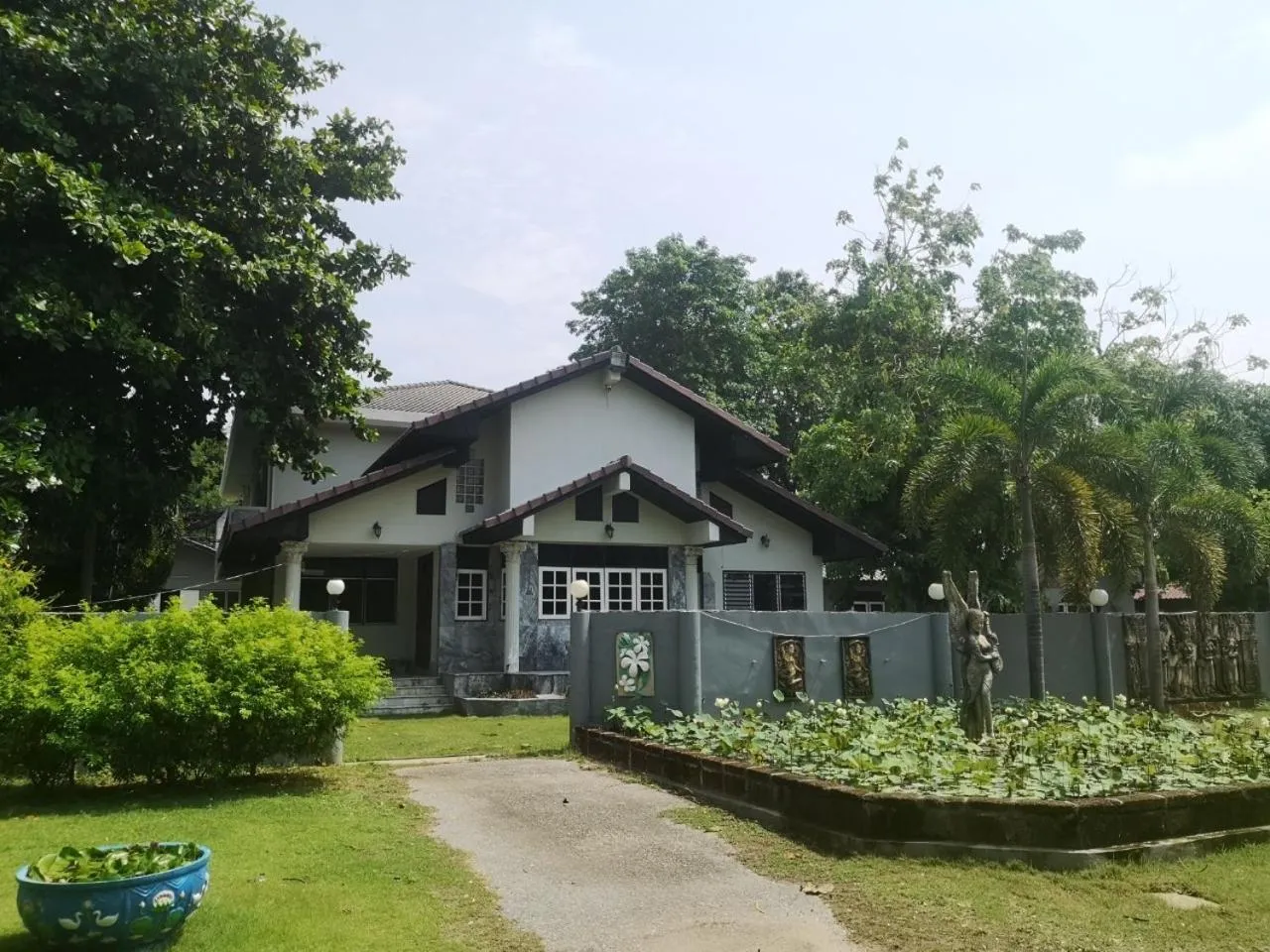 Property building in Buasawan Resort & Restaurant