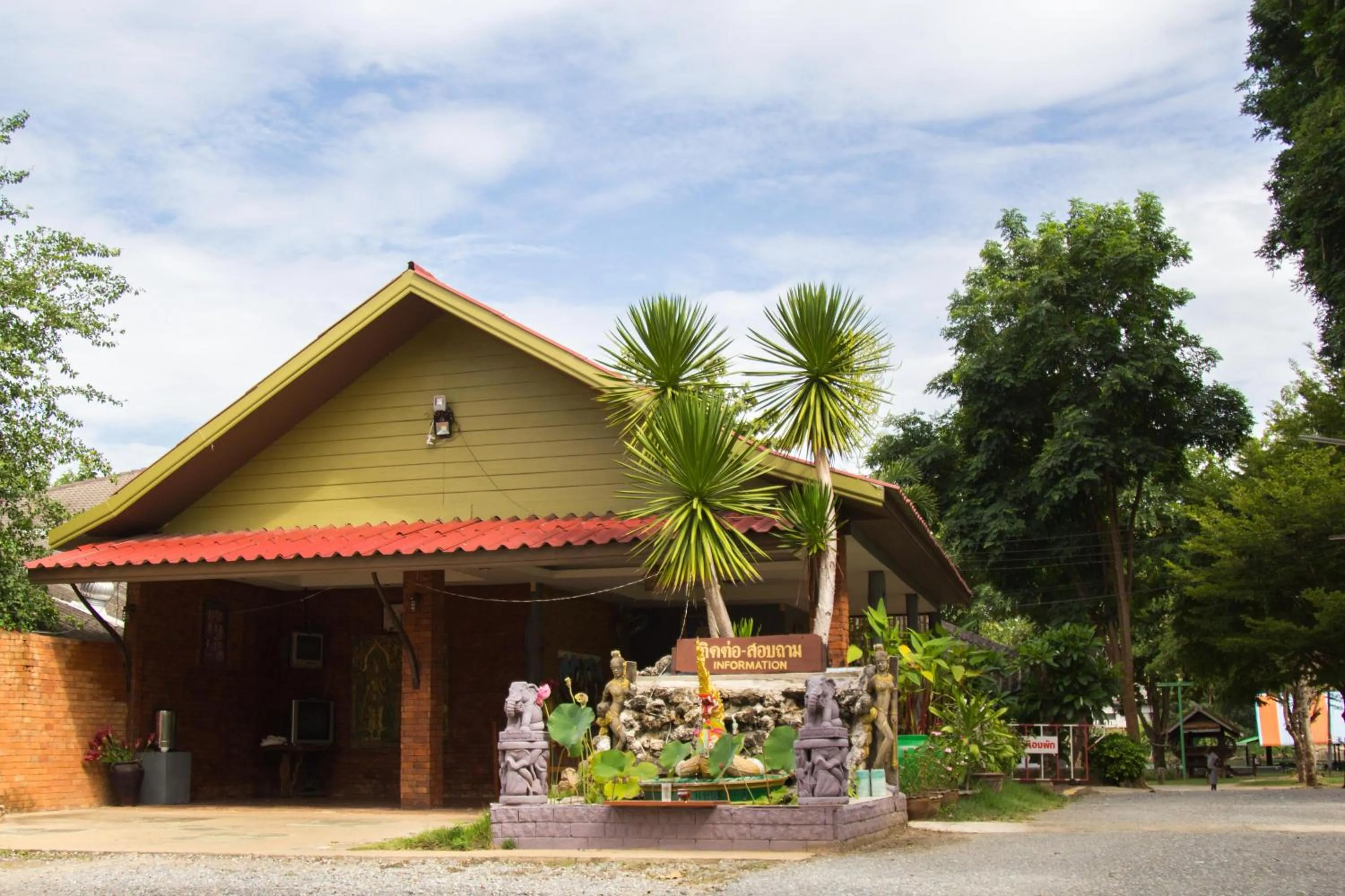Property building in Buasawan Resort & Restaurant