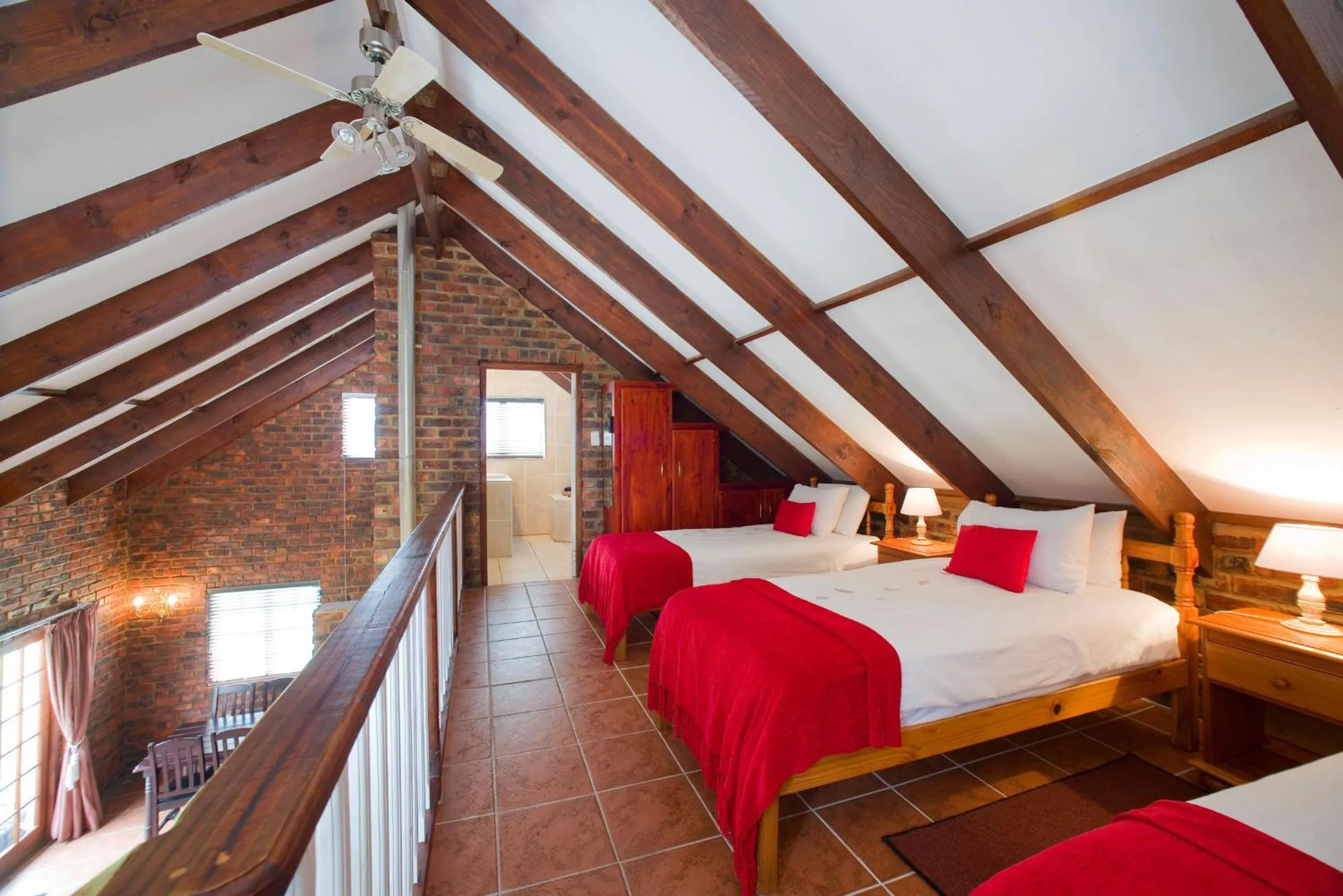 Photo of the whole room, Bed in Swallows Nest Country Cottages