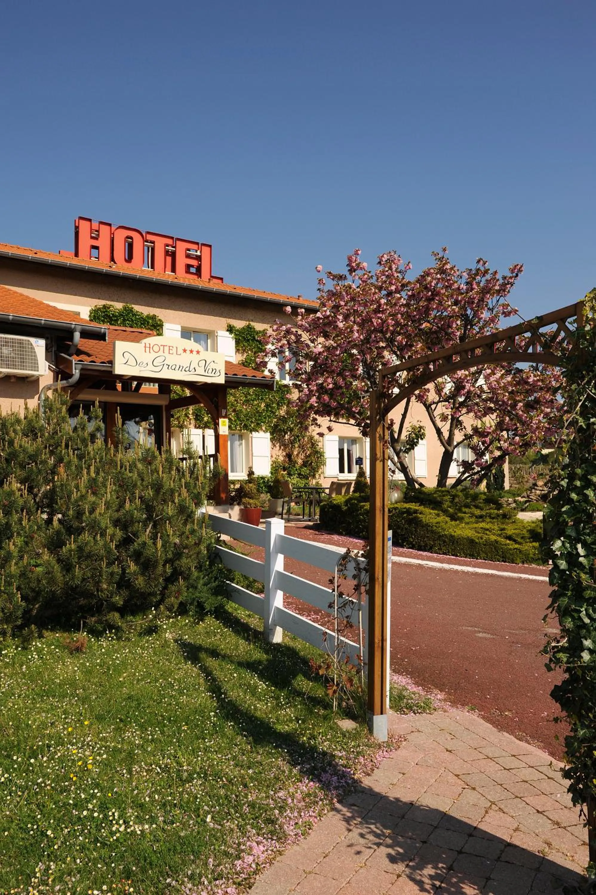 Property logo or sign in Logis Hotel Des Grands Vins