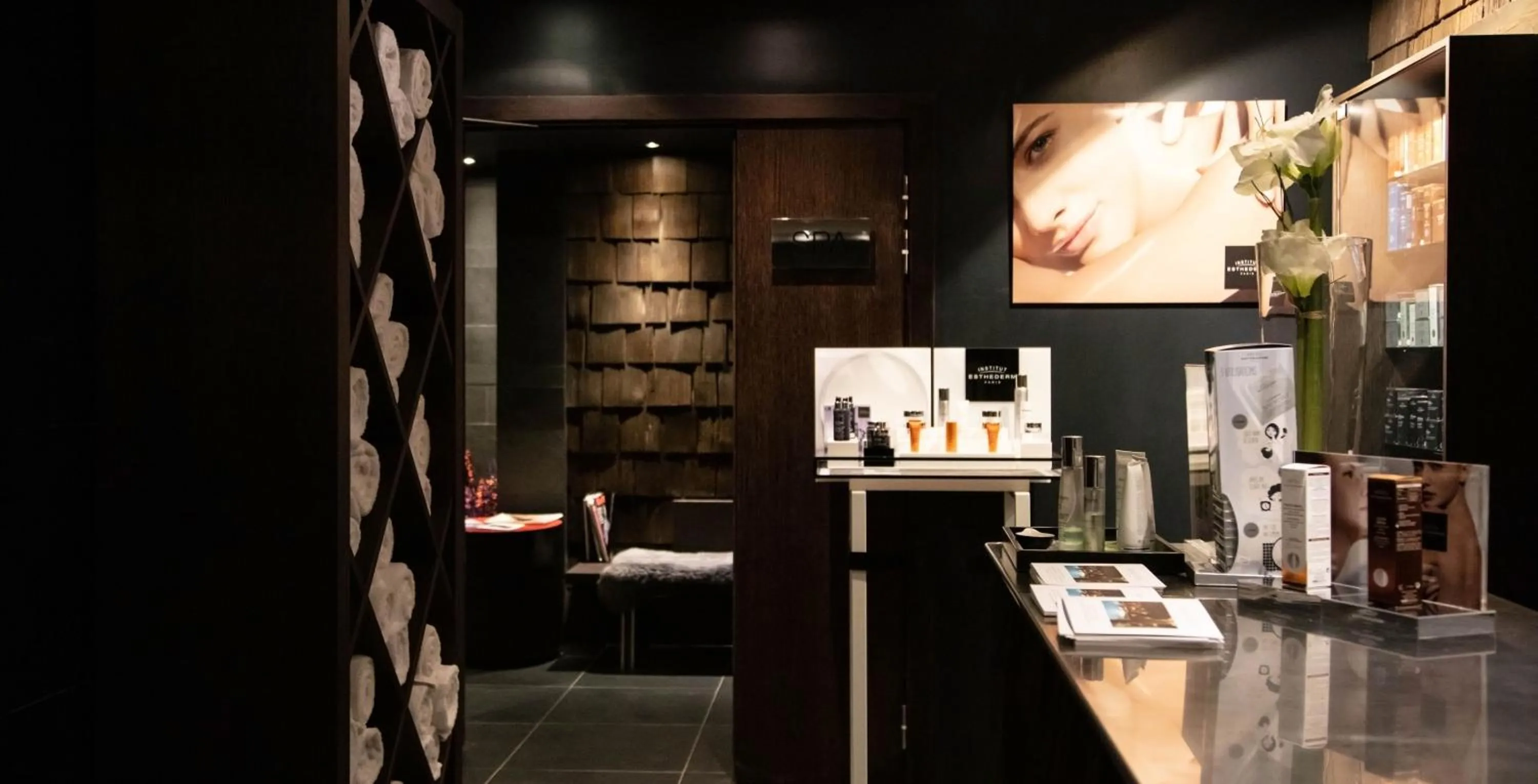 Massage in Avenue Lodge Hotel & Spa