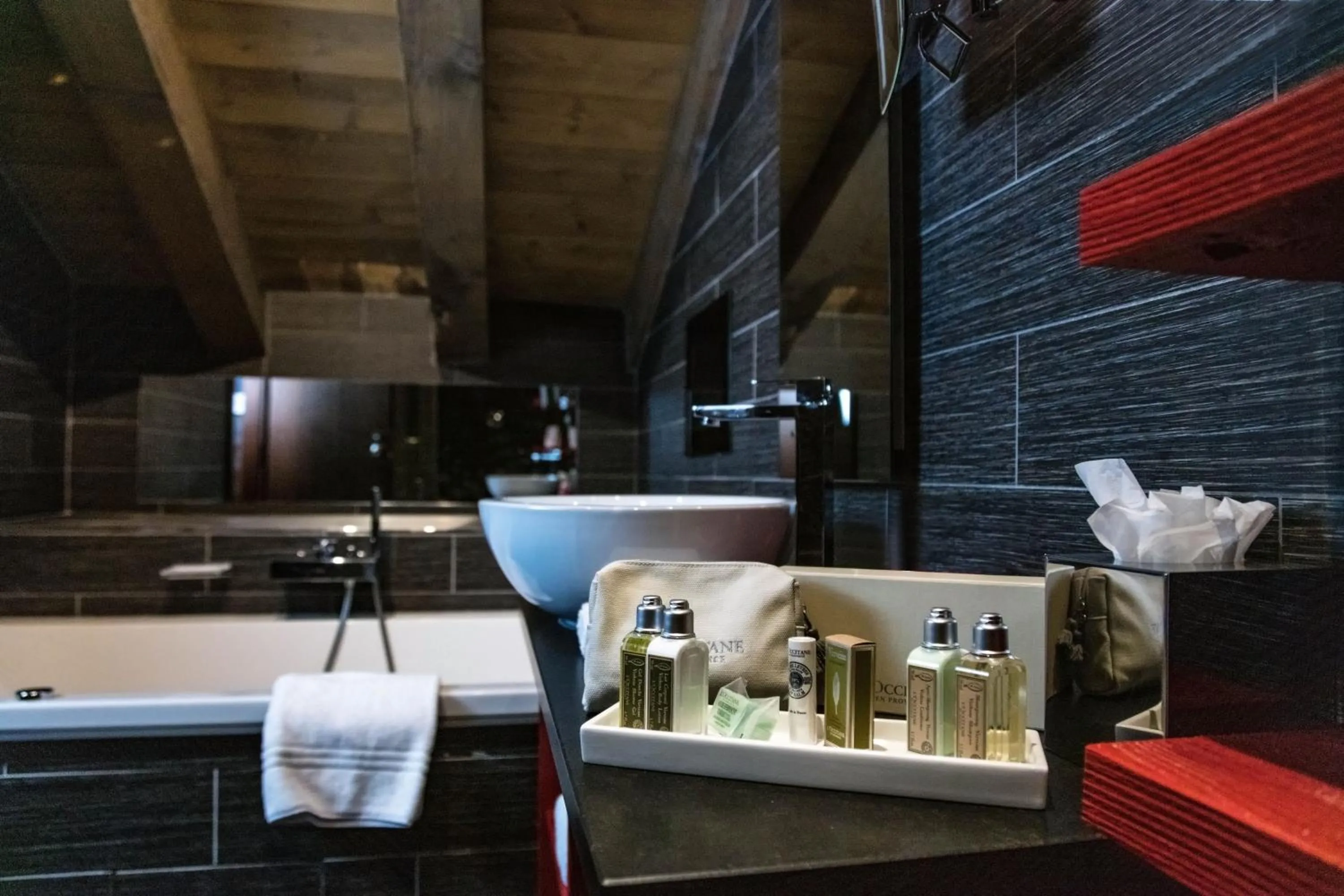 Bathroom in Avenue Lodge Hotel & Spa