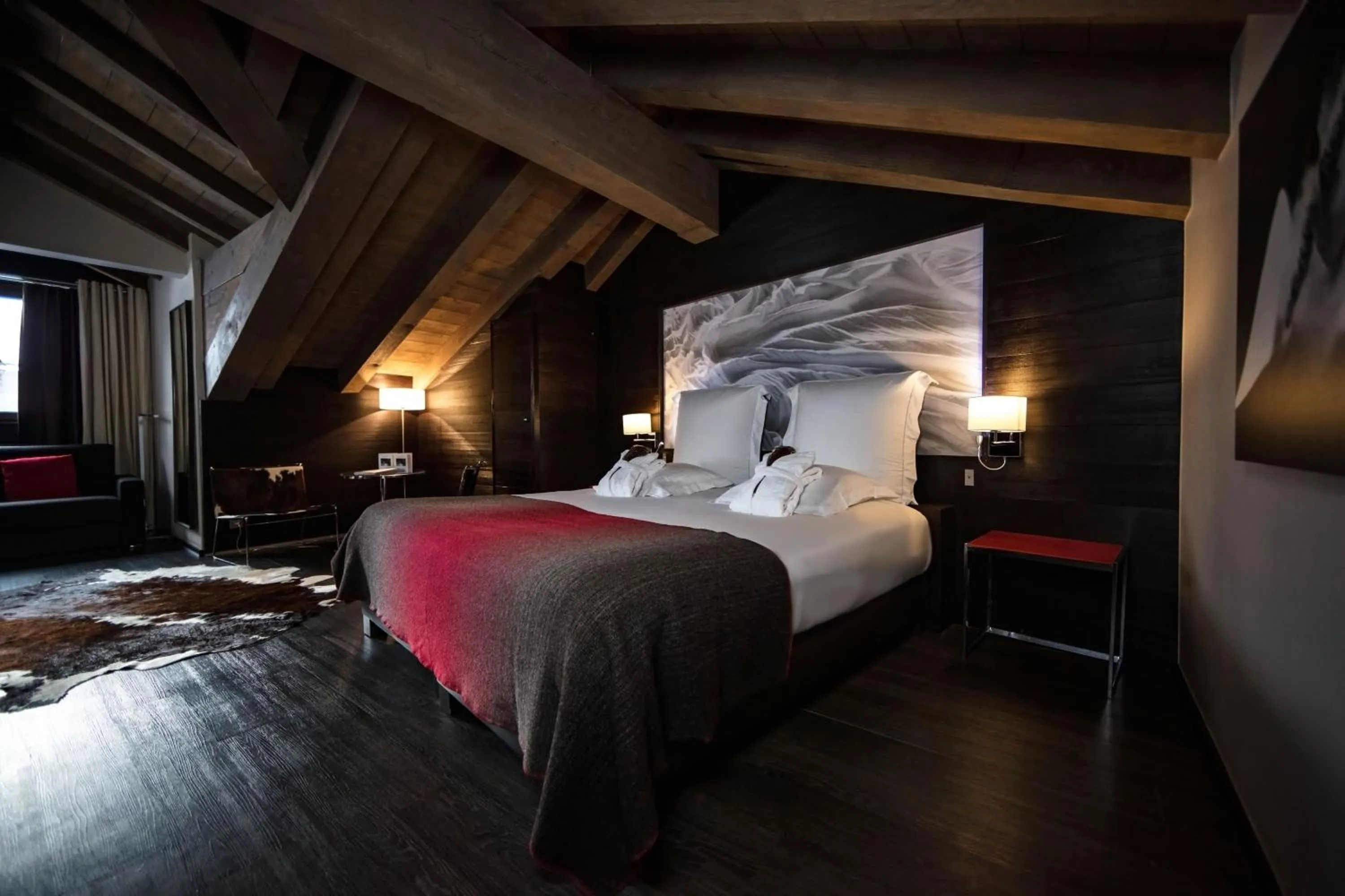 Photo of the whole room, Bed in Avenue Lodge Hotel & Spa