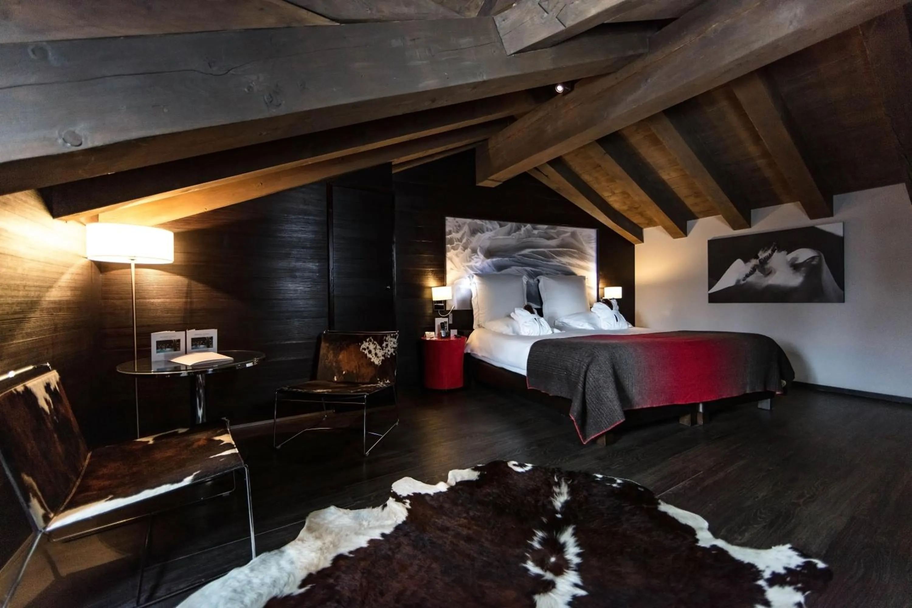 Photo of the whole room, Bed in Avenue Lodge Hotel & Spa