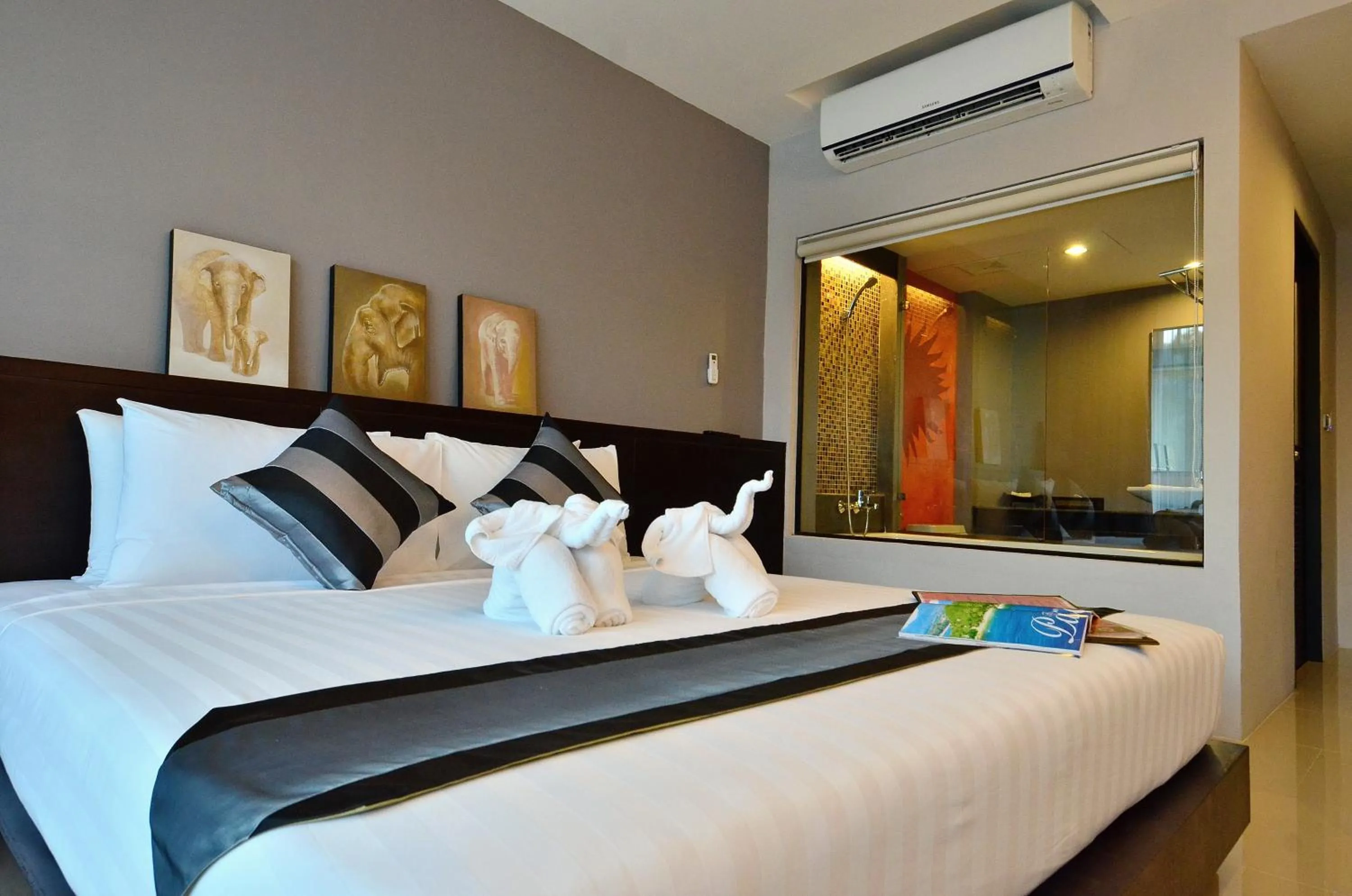 Bed in Chaweng Noi Pool Villa