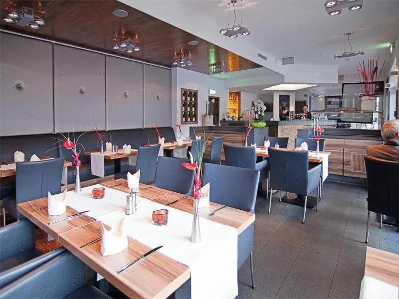 Restaurant/places to eat in HIB Hotel in Baesweiler