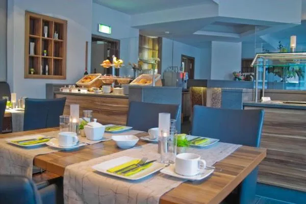 Restaurant/places to eat in HIB Hotel in Baesweiler