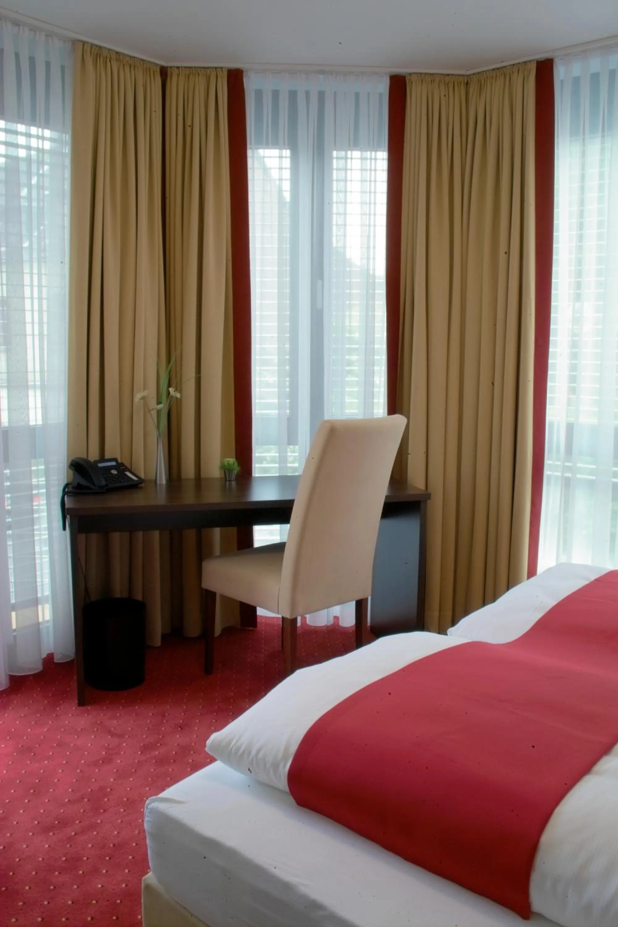 Photo of the whole room, Bed in HIB Hotel in Baesweiler