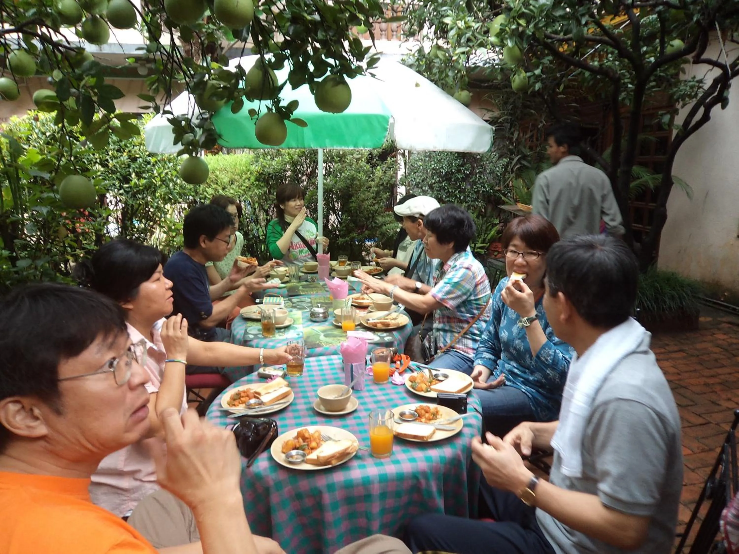 Restaurant/places to eat in Hotel Metropolitan Kantipur