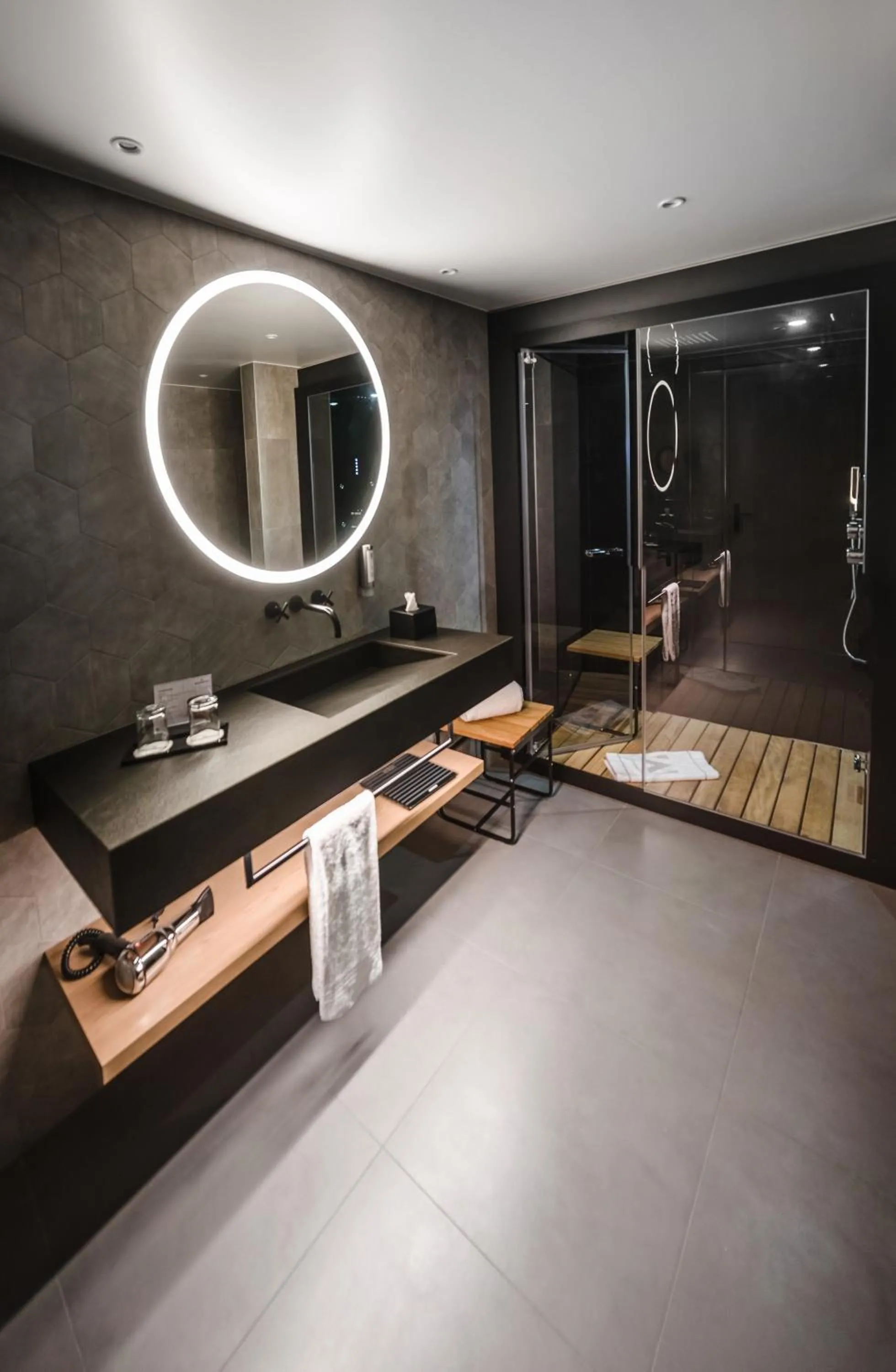 Shower in Hotel Meilenstein