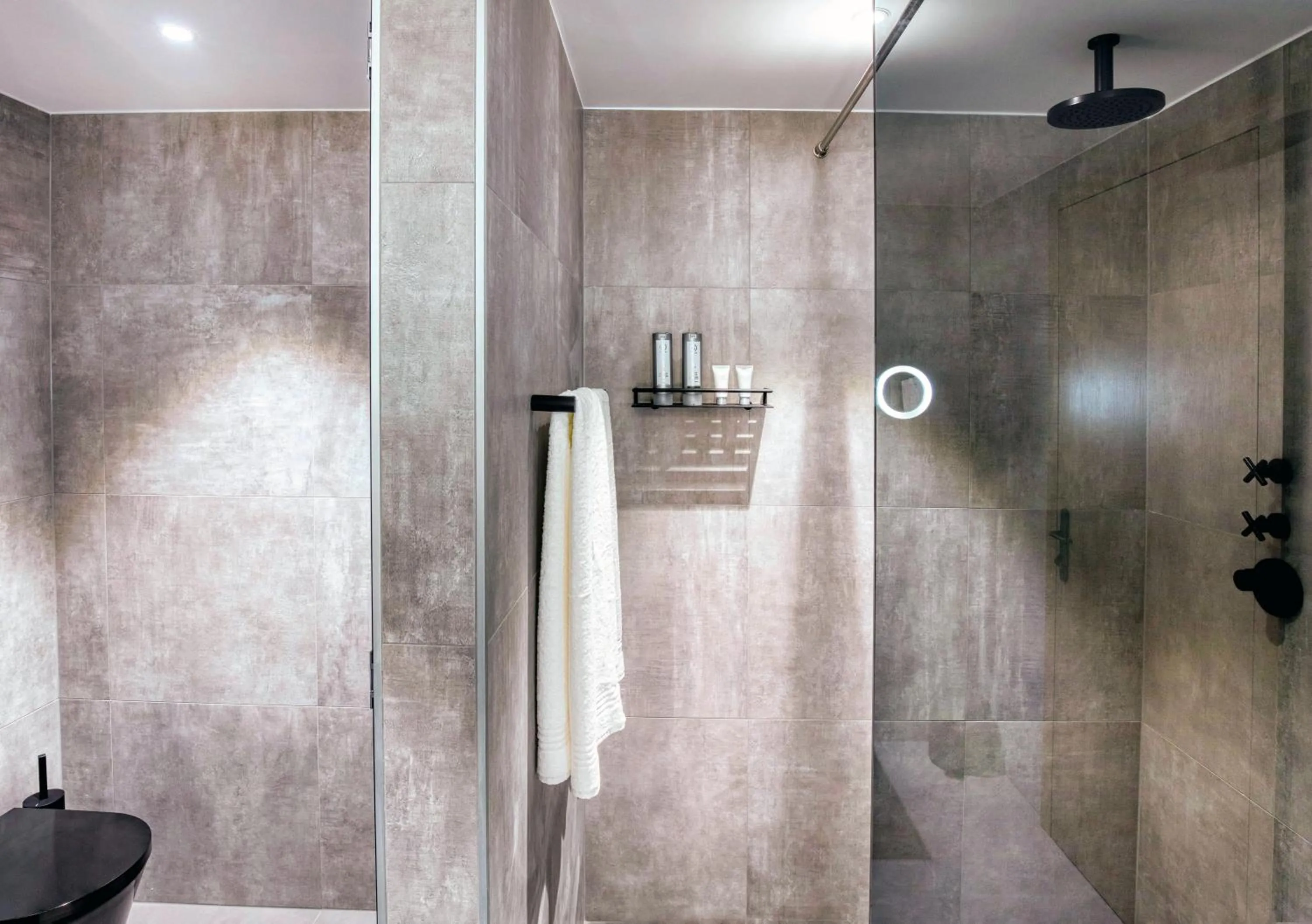 Shower in Hotel Meilenstein