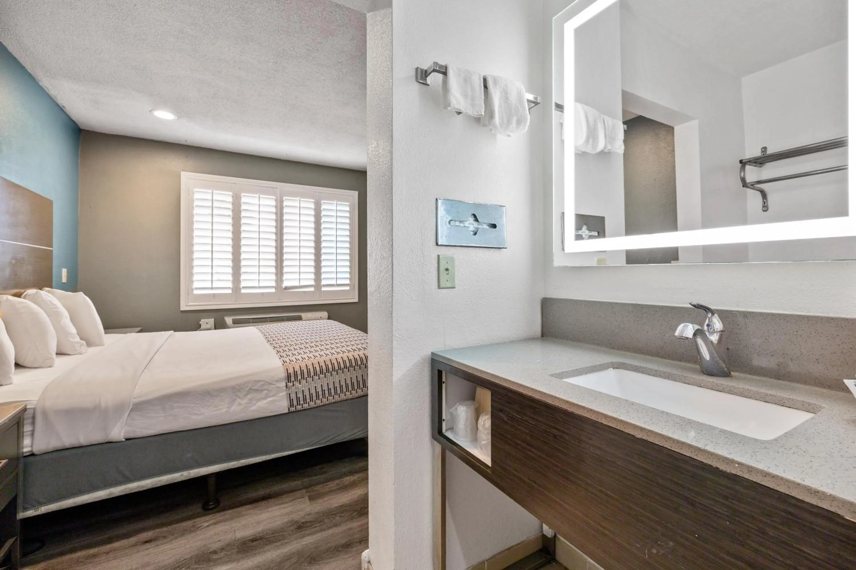 Bed in Hotel Palmeras Chula Vista