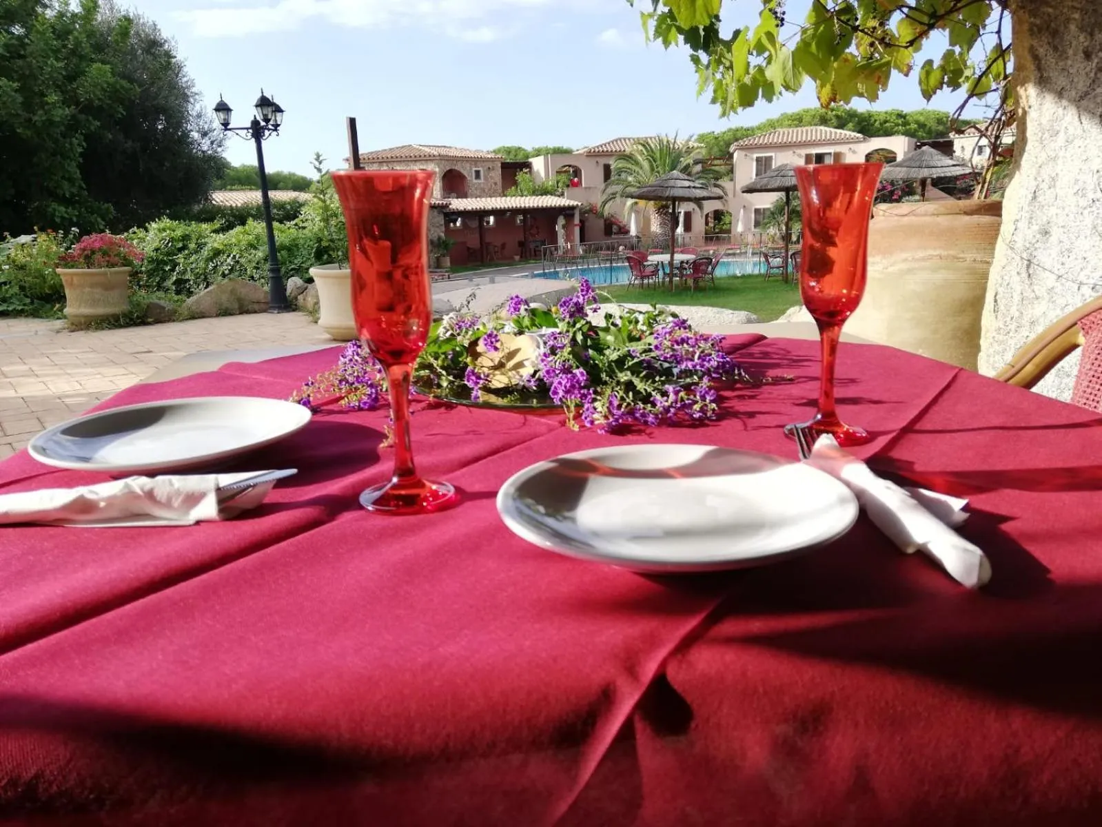 Lounge or bar in S'Incantu Resort