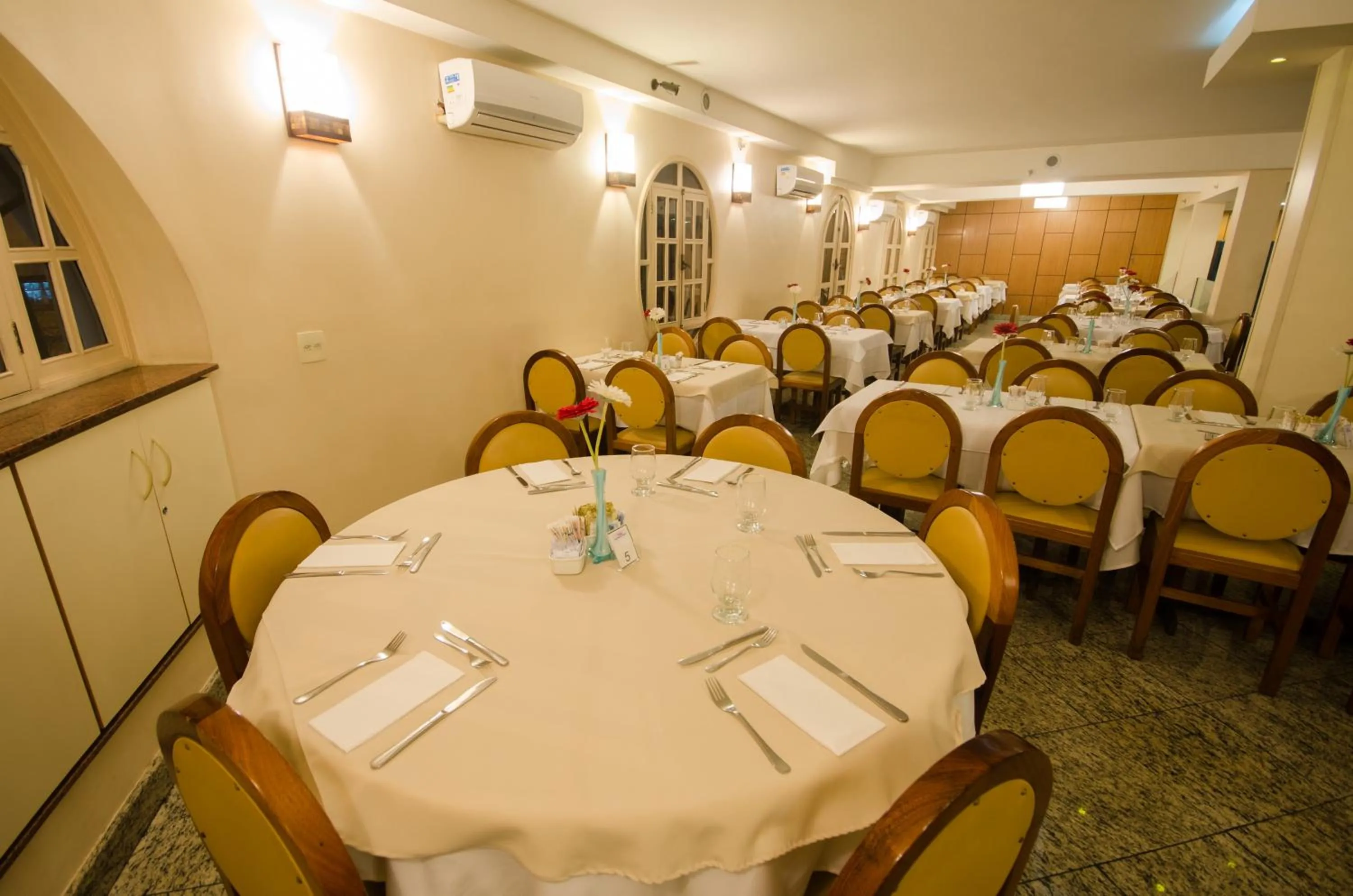 Restaurant/places to eat in Hotel Monte Alegre