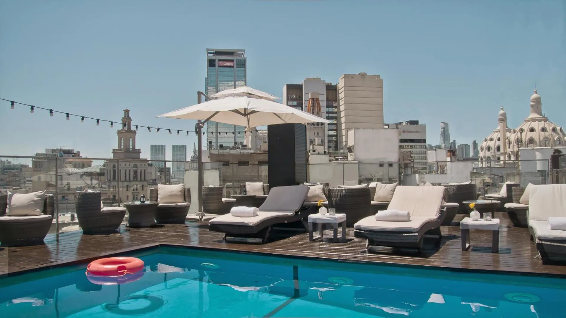 Balcony/Terrace in 725 Continental Hotel