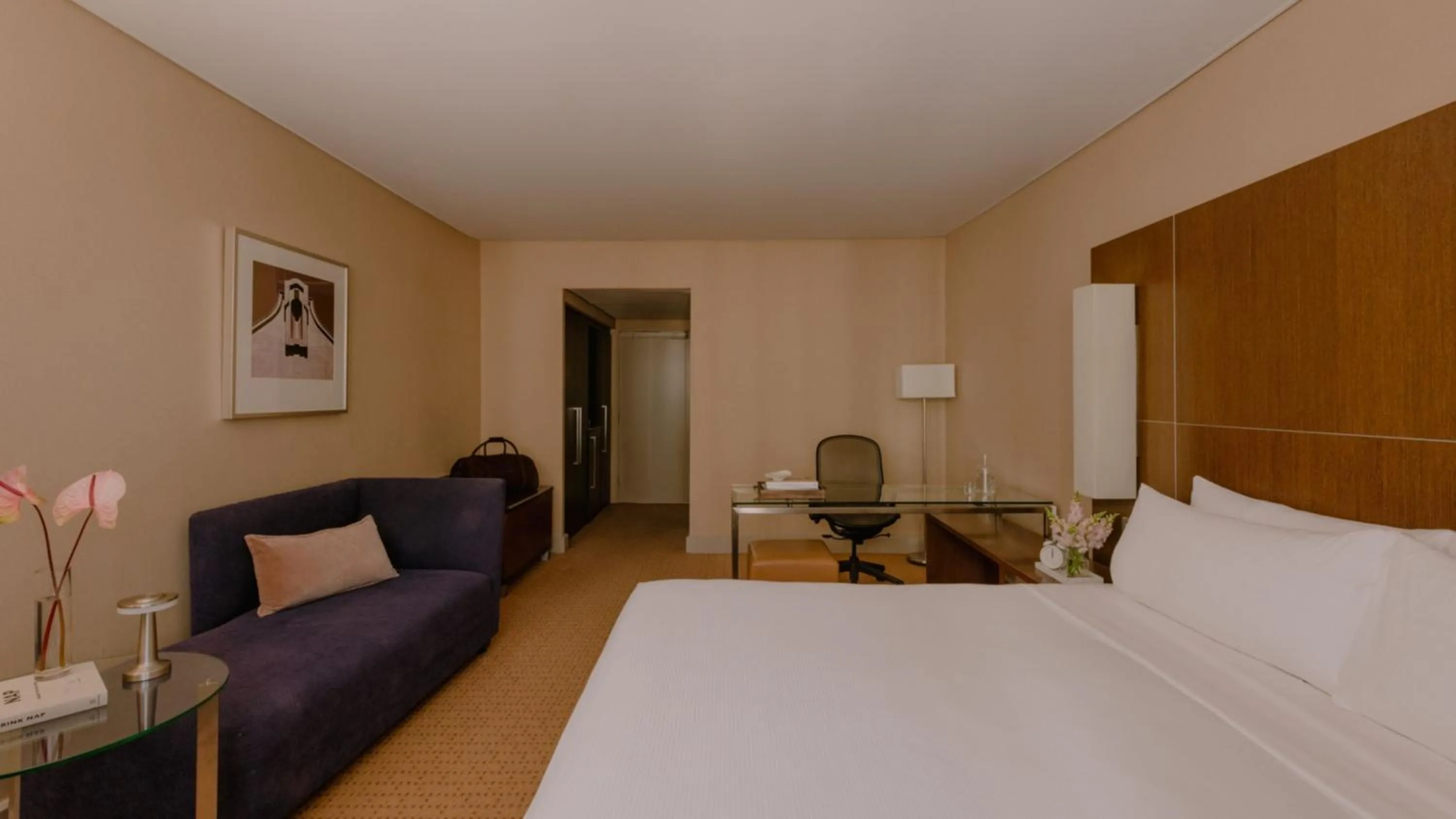 Photo of the whole room, Bed in InterContinental Brisbane by IHG