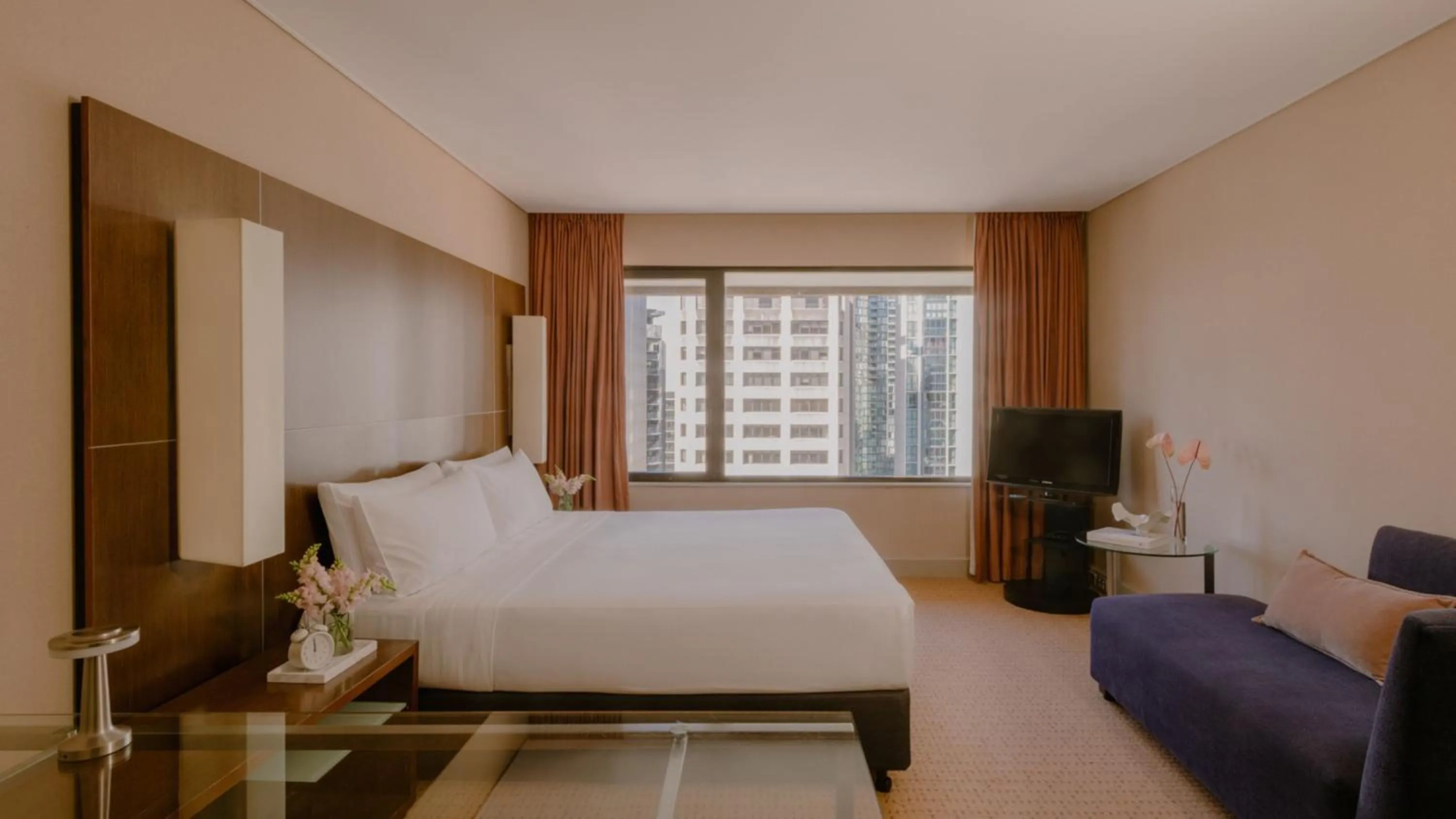 Photo of the whole room, Bed in InterContinental Brisbane by IHG