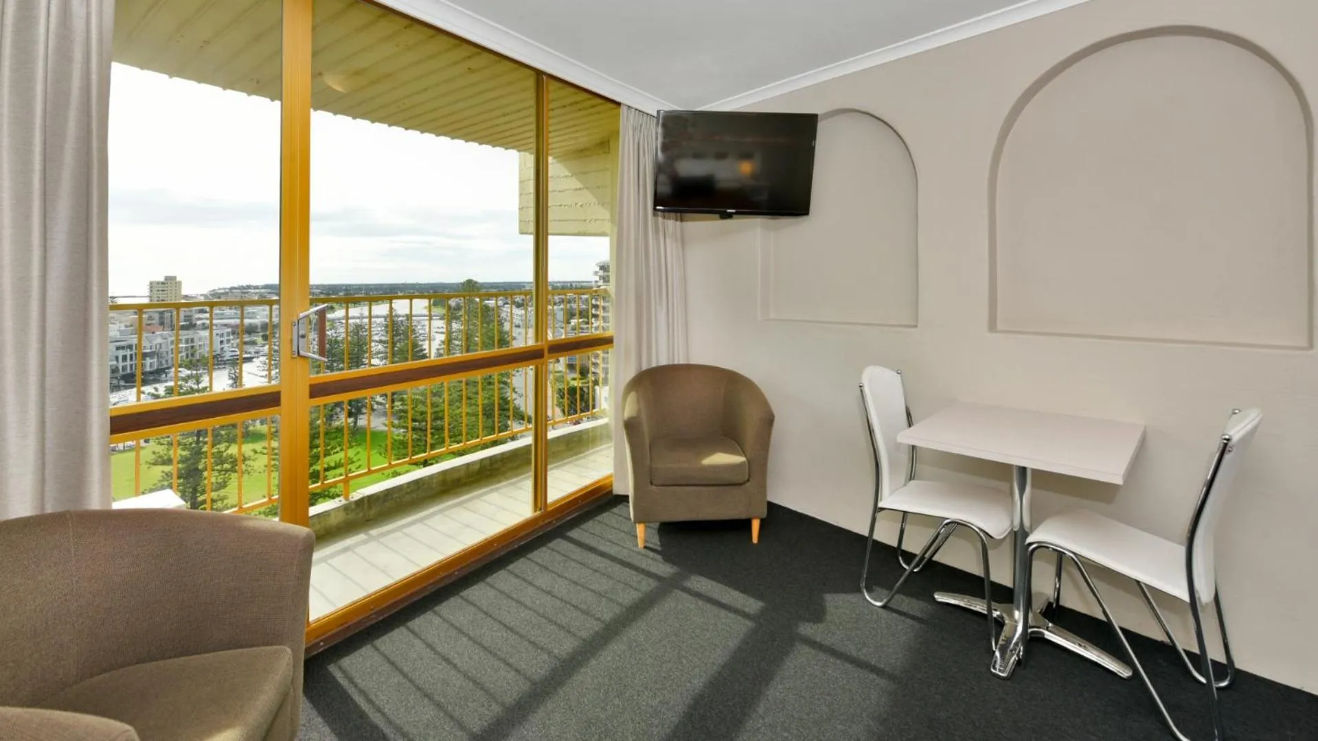 Atlantic Tower Motor Inn