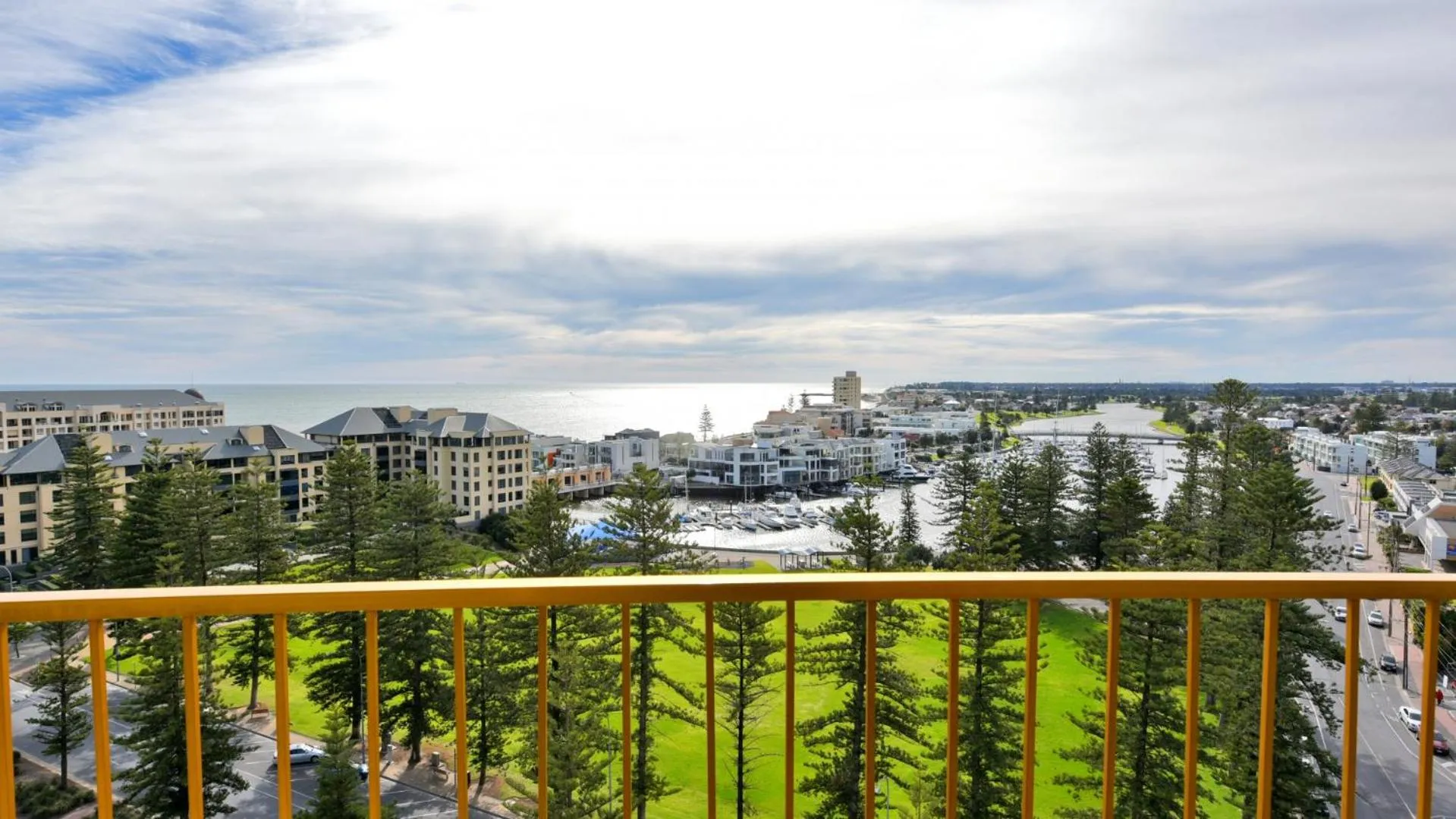 Balcony/Terrace in Atlantic Tower Motor Inn
