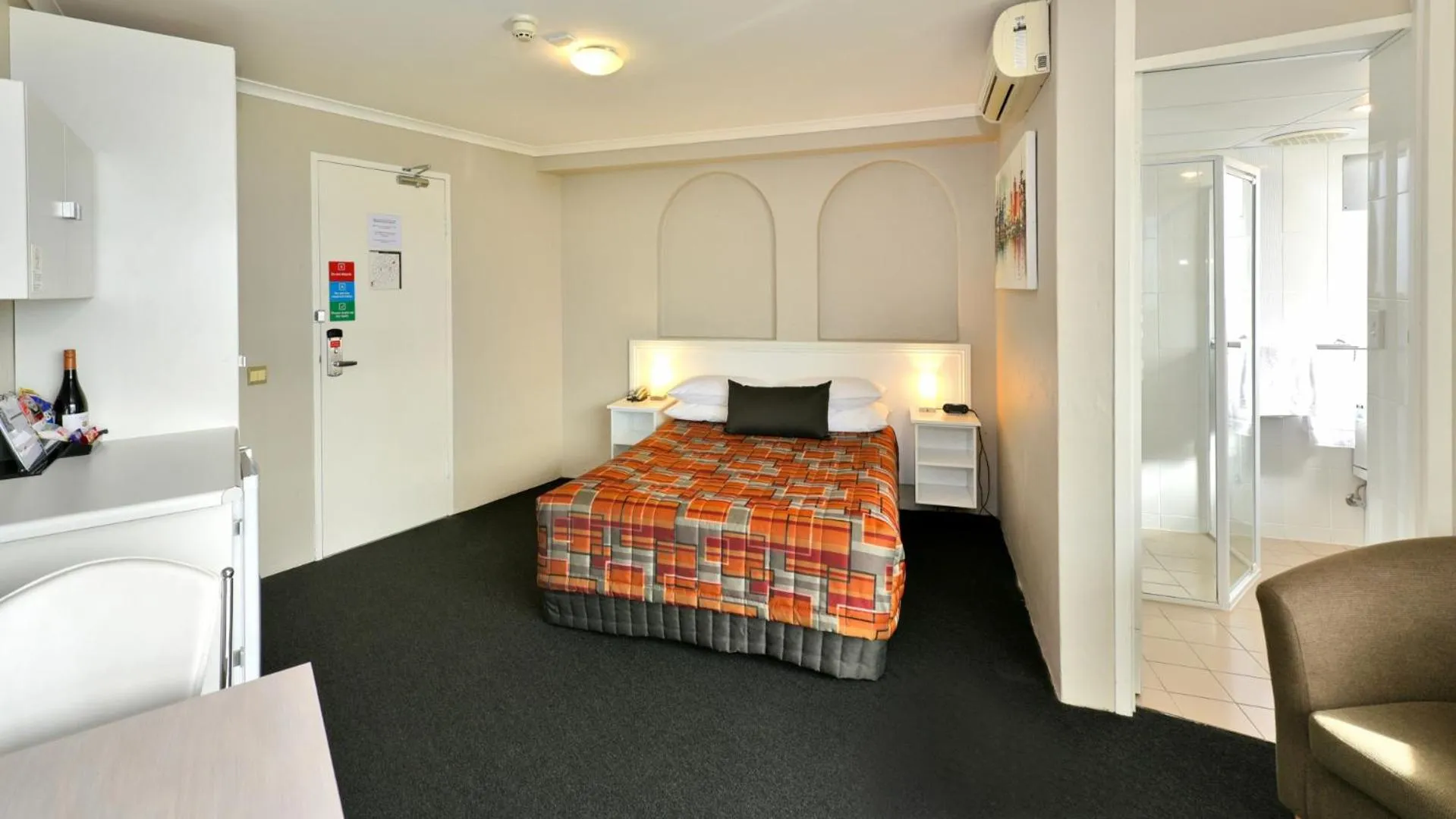 Bed in Atlantic Tower Motor Inn