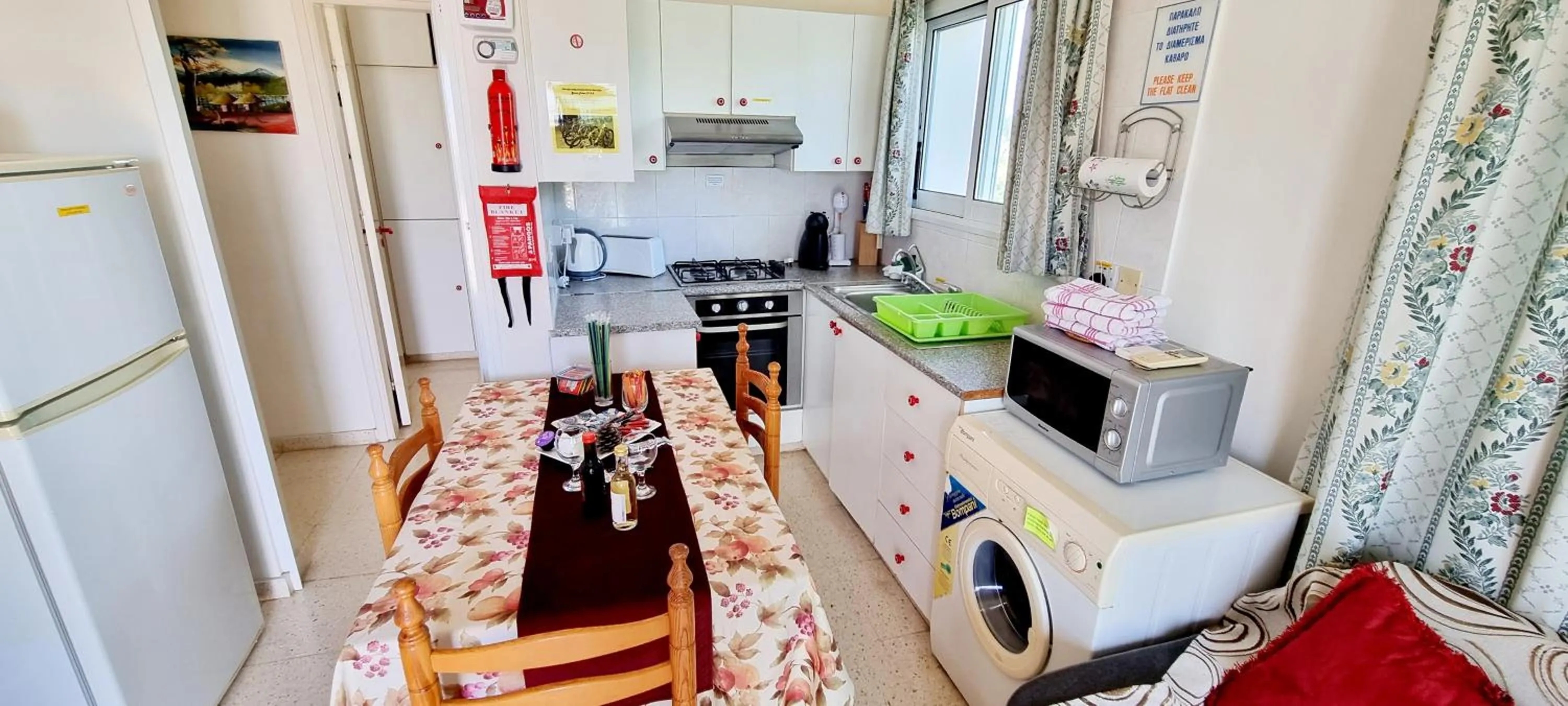 Coffee/tea facilities in Astrofegia Apartments Near The Sea