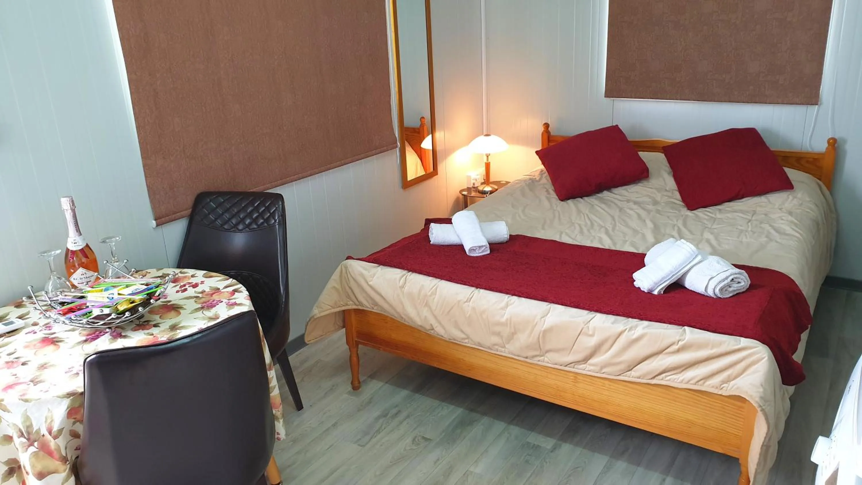 Dining area, Bed in Astrofegia Apartments Near The Sea