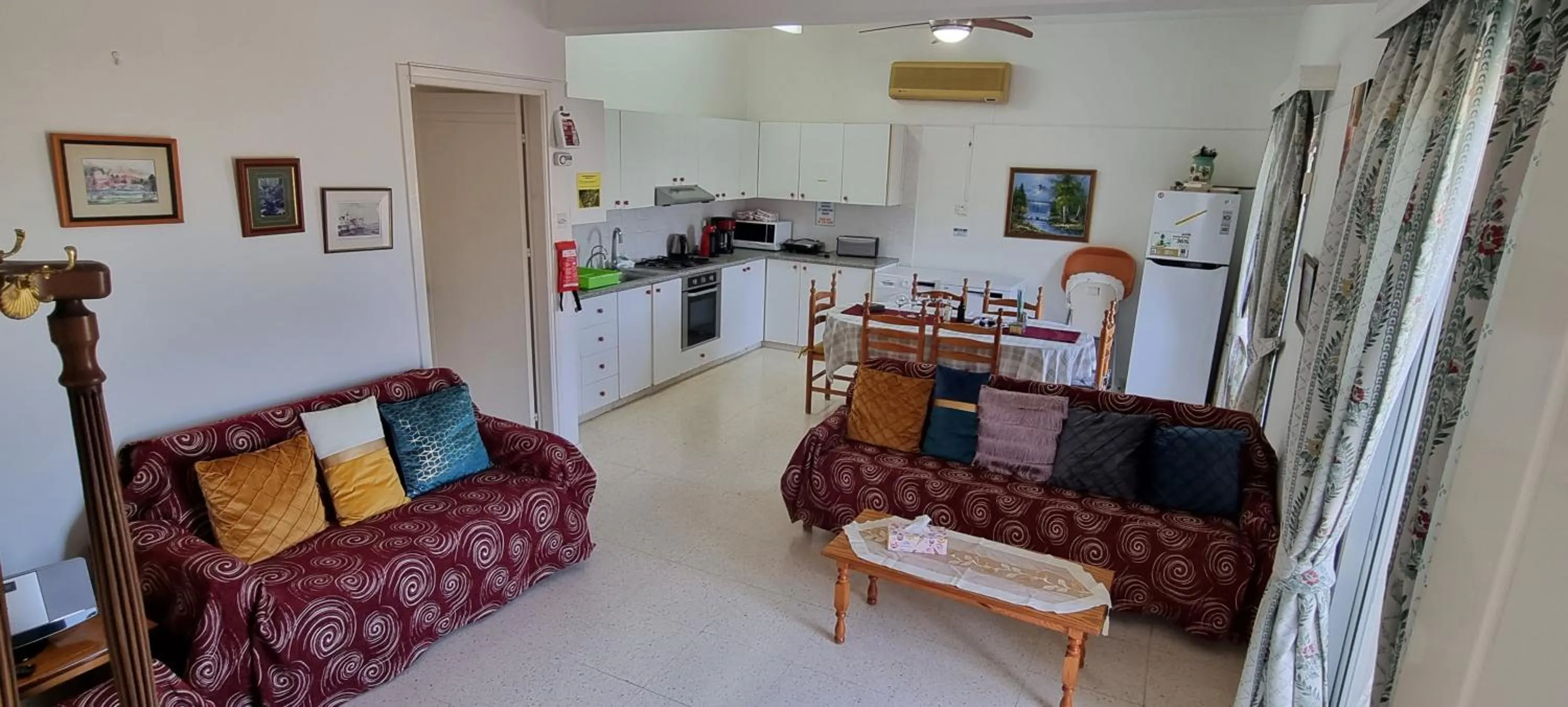 Seating area in Astrofegia Apartments Near The Sea