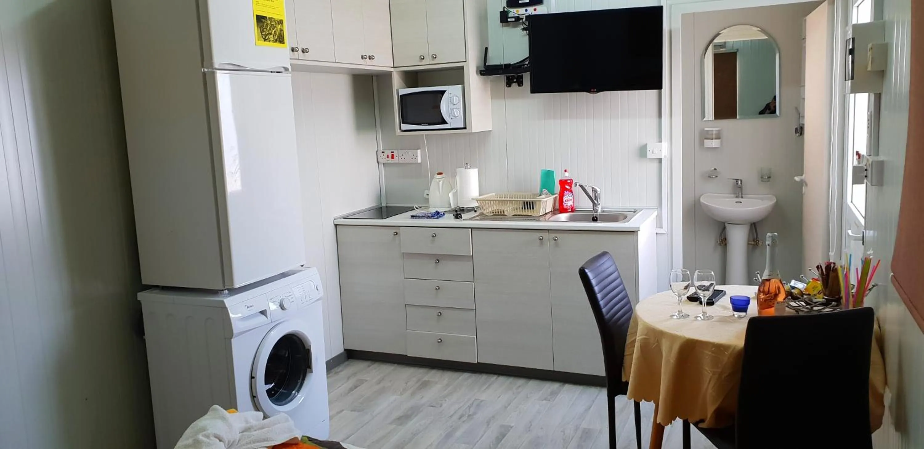 Kitchen or kitchenette in Astrofegia Apartments Near The Sea