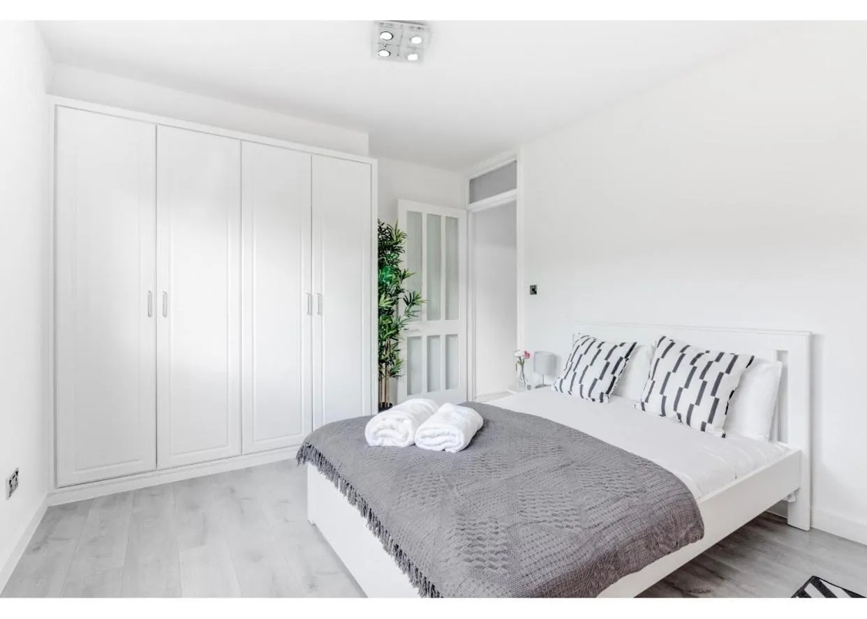 Bed in Sherborne Court