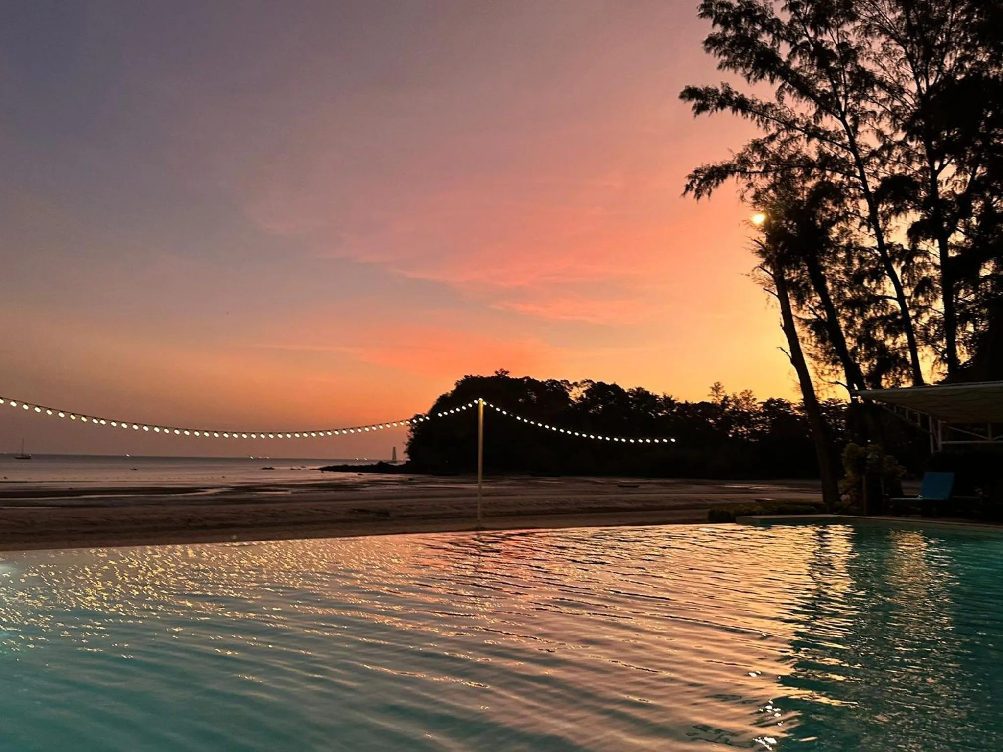 Swimming pool in Twin Bay Resort Koh Lanta