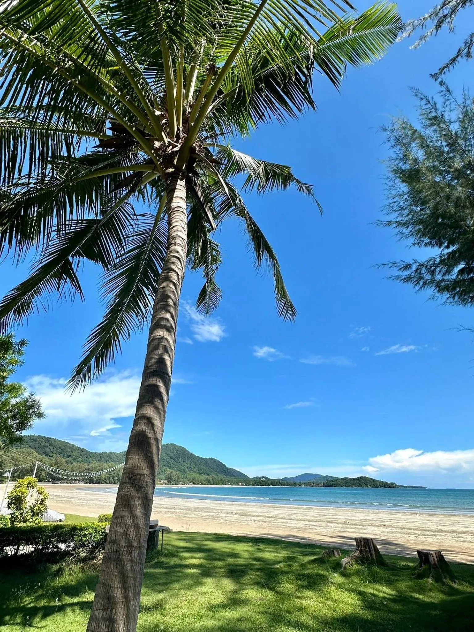 Beach in Twin Bay Resort Koh Lanta