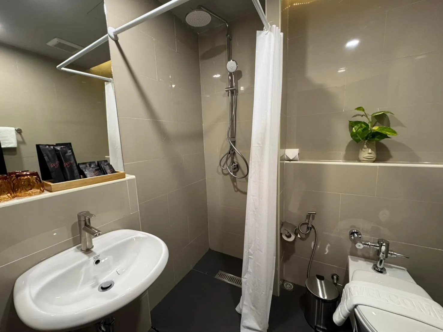 bidet in Manhattan Hotel Bangkok
