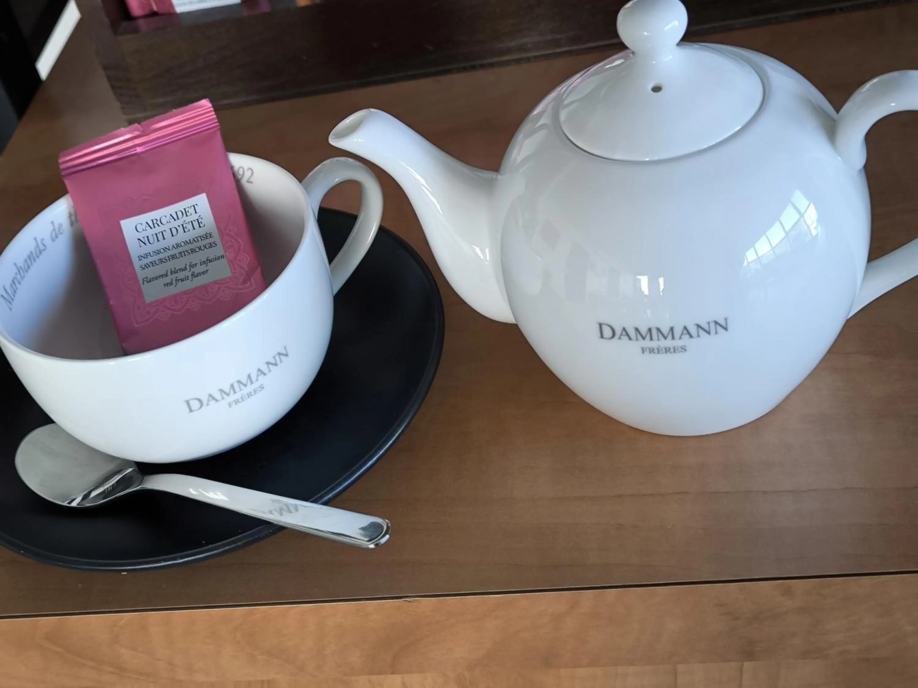 Coffee/tea facilities in Hôtel Le Laury's