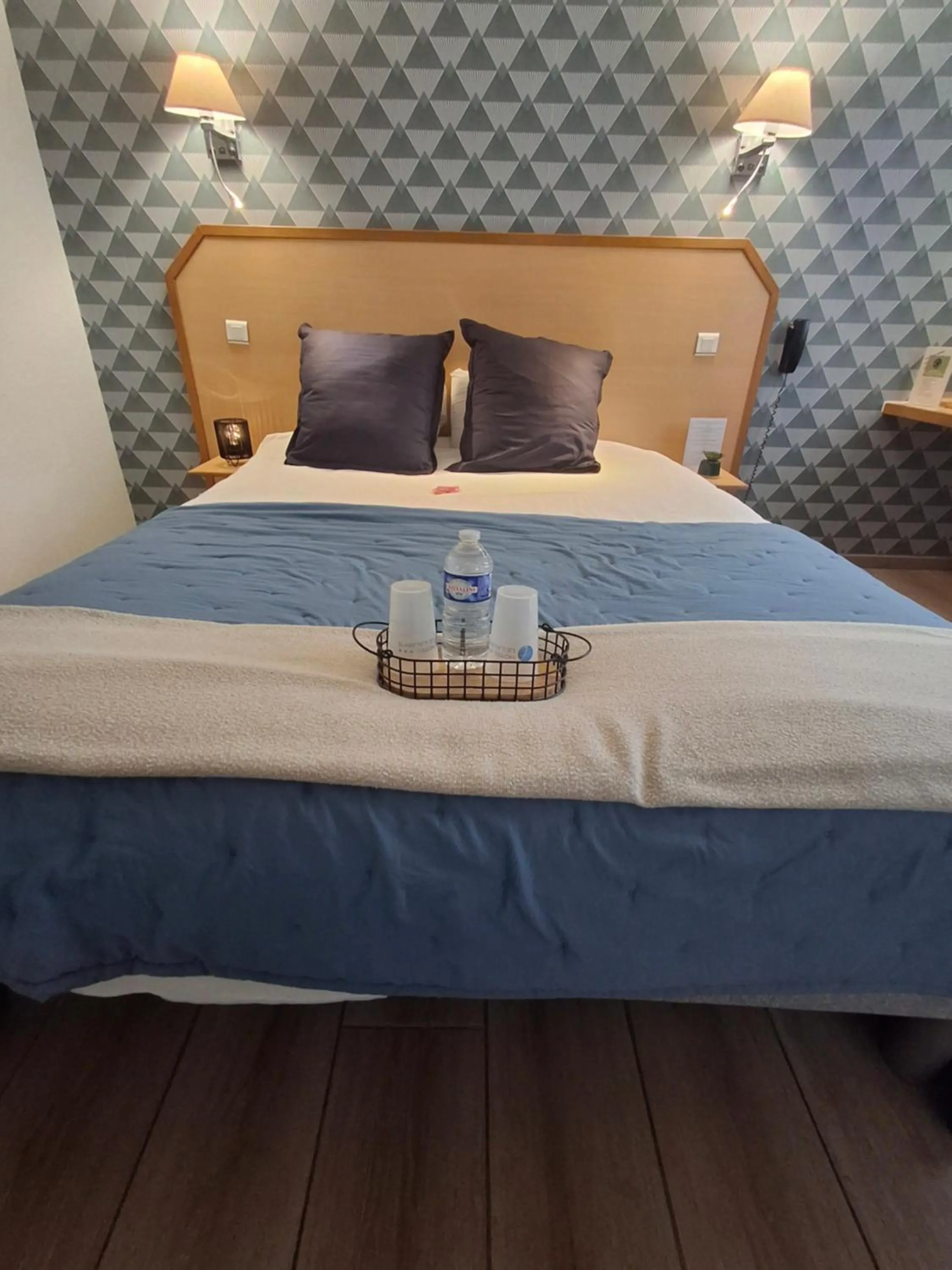 Bed in Hôtel Le Laury's